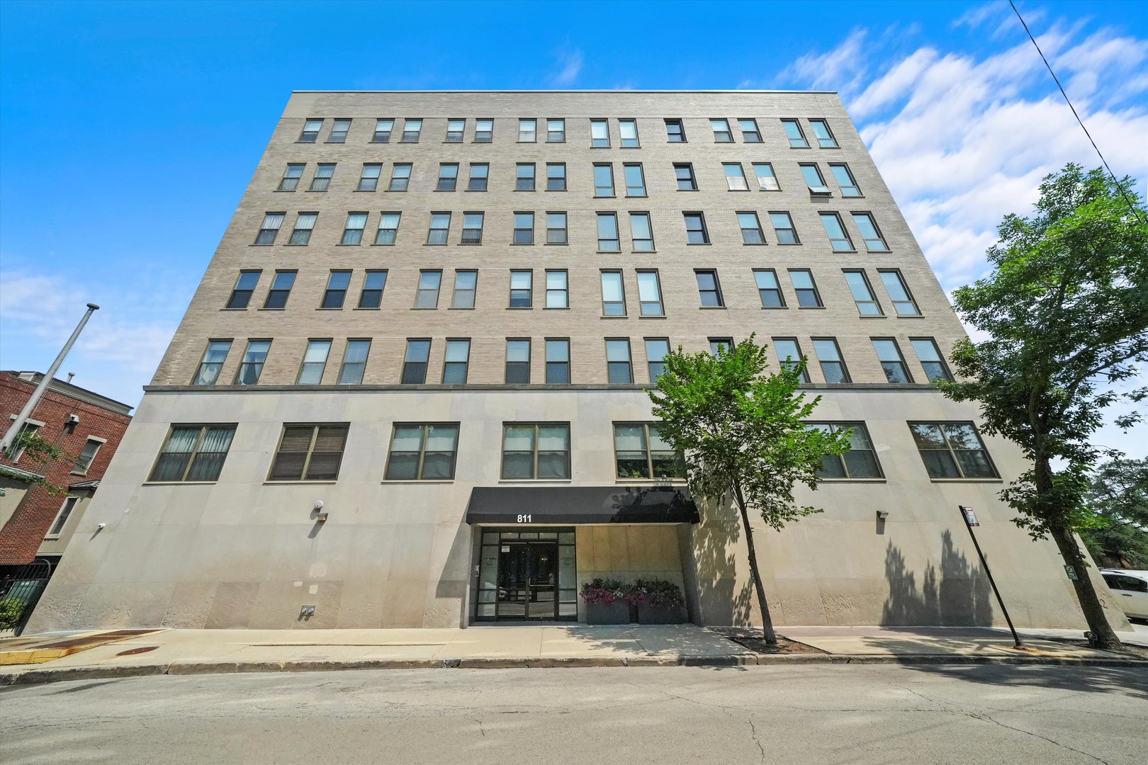 811 S LYTLE Street Unit: 216