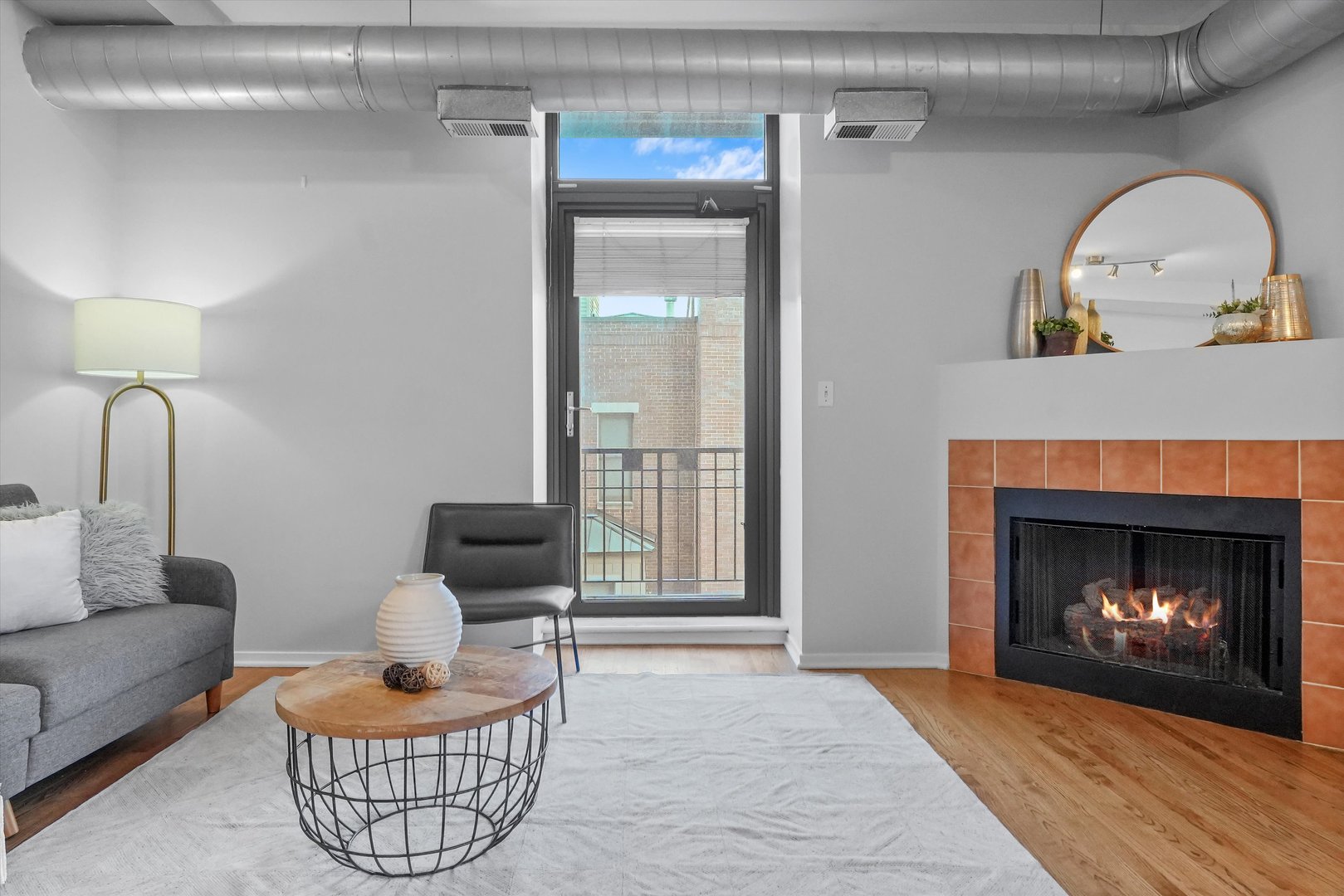 811 S LYTLE Street Unit: 216