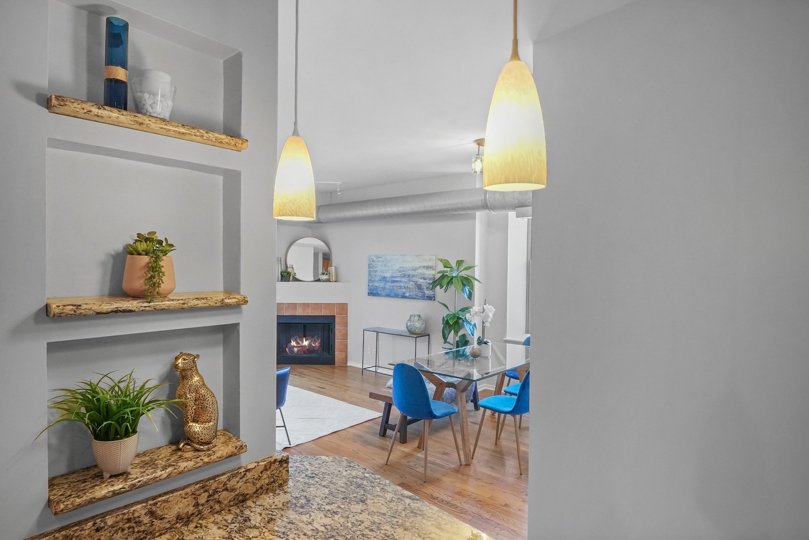 811 S LYTLE Street Unit: 216