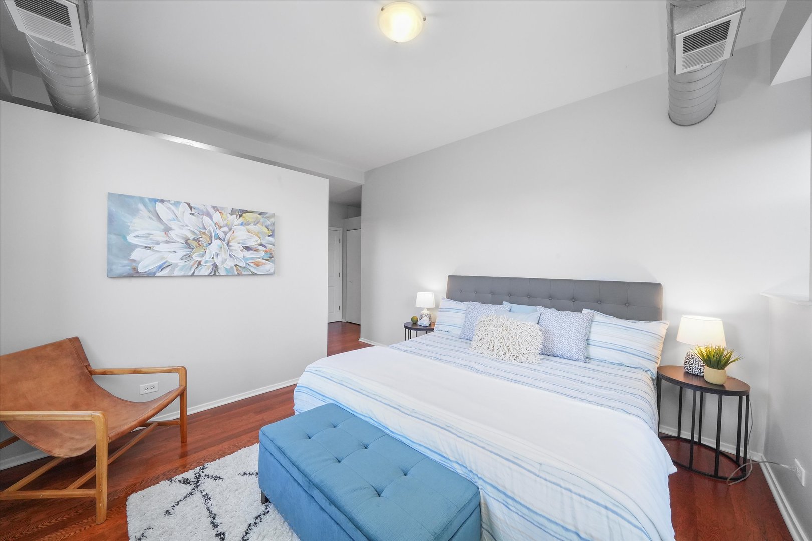811 S LYTLE Street Unit: 216