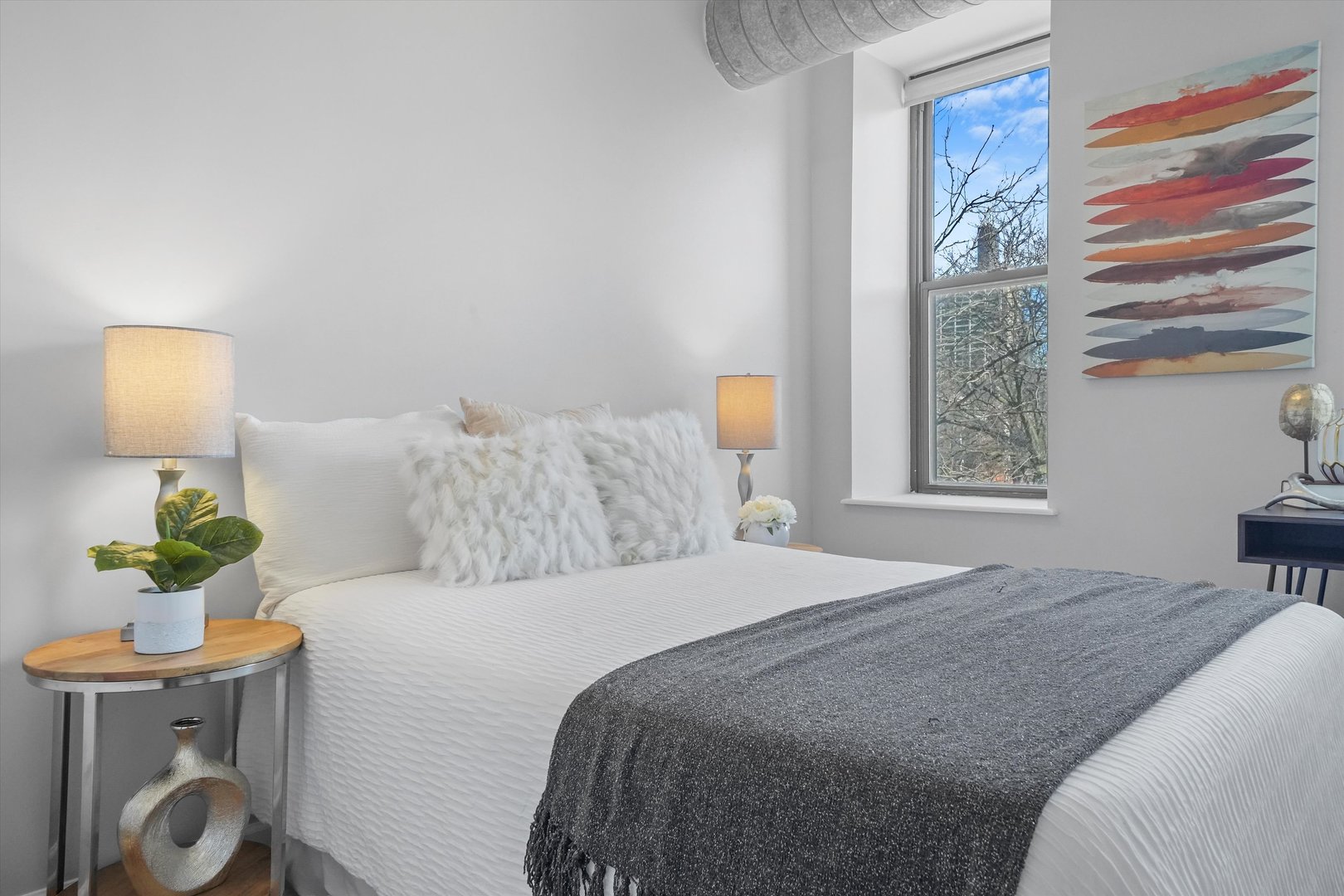 811 S LYTLE Street Unit: 216