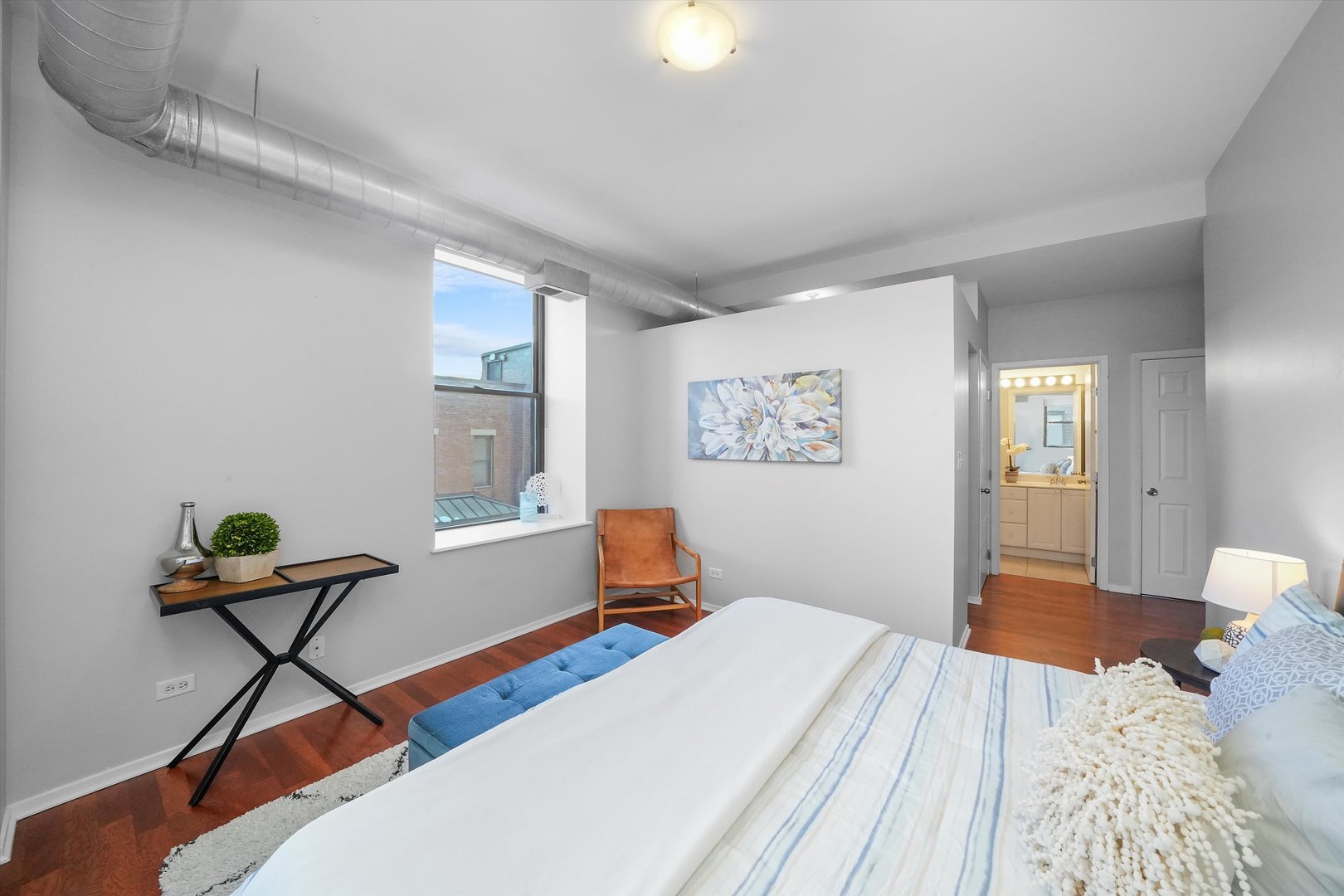 811 S LYTLE Street Unit: 216