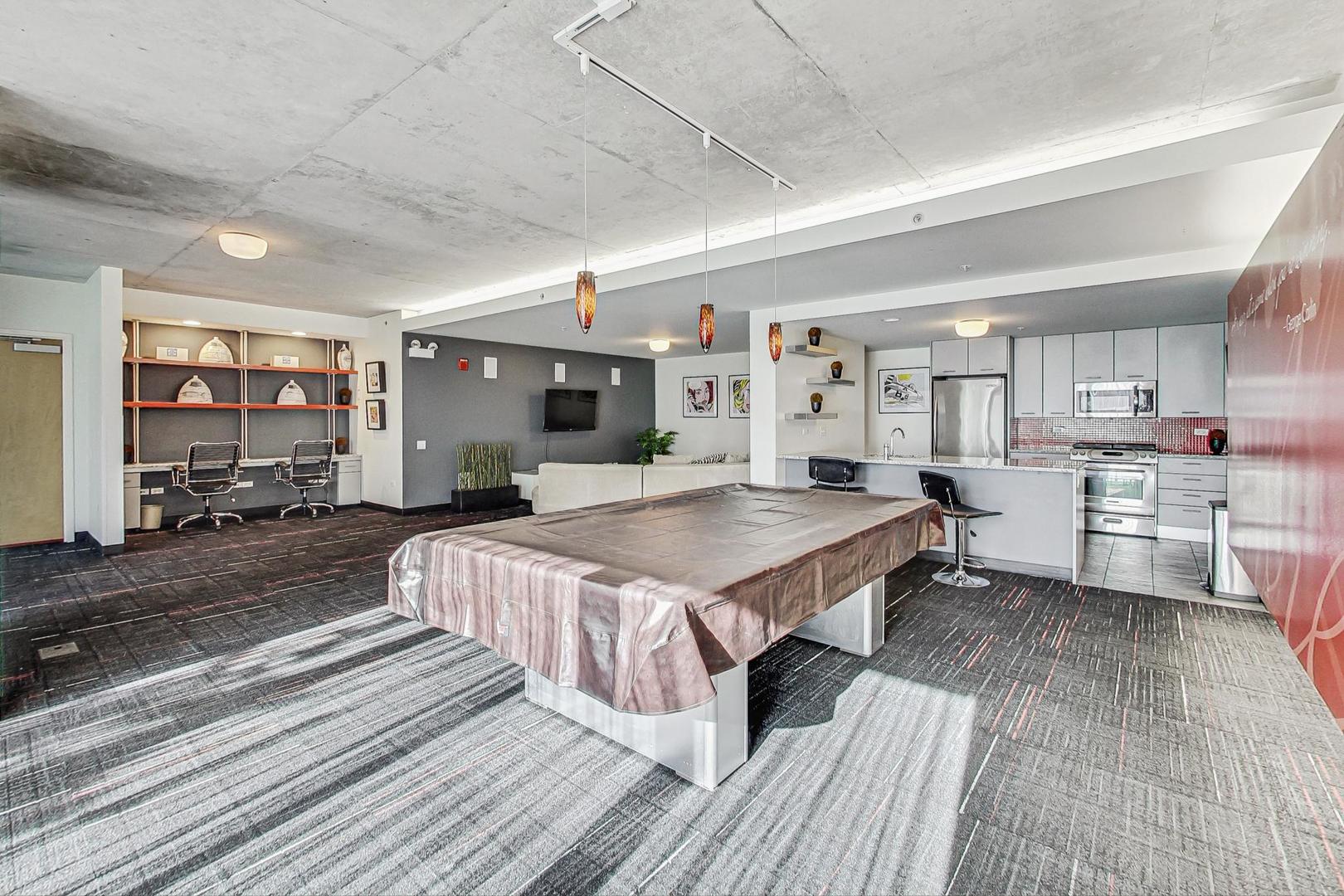 659 W RANDOLPH Street Unit: 1005