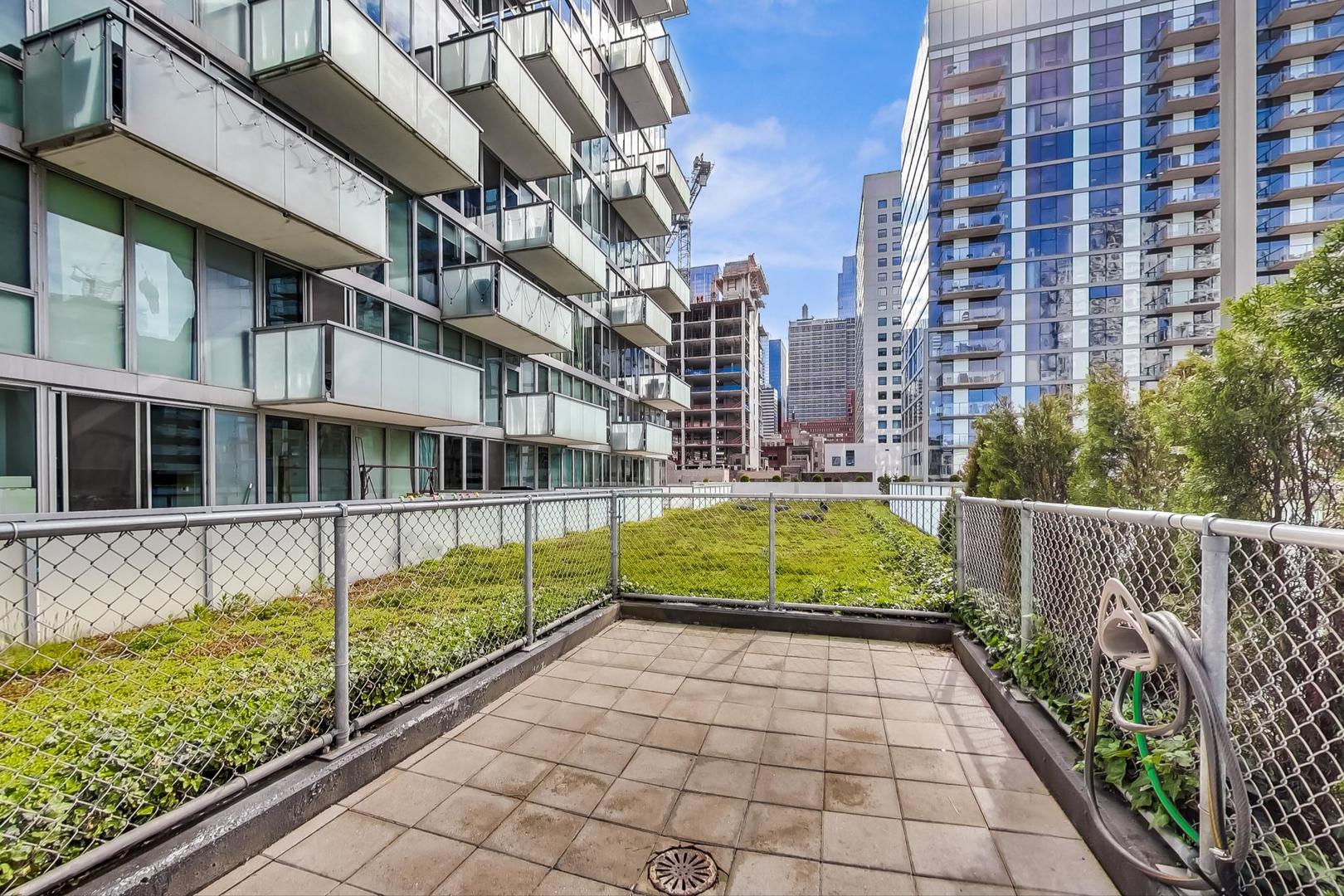 659 W RANDOLPH Street Unit: 1005