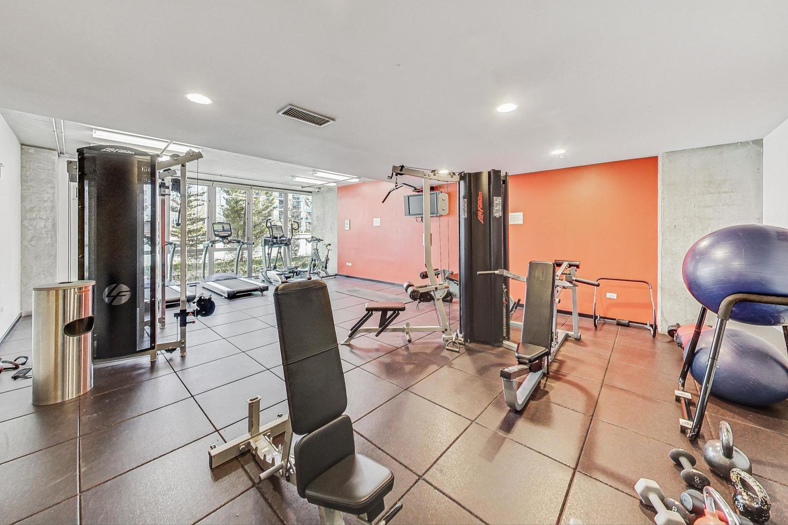 659 W RANDOLPH Street Unit: 1005