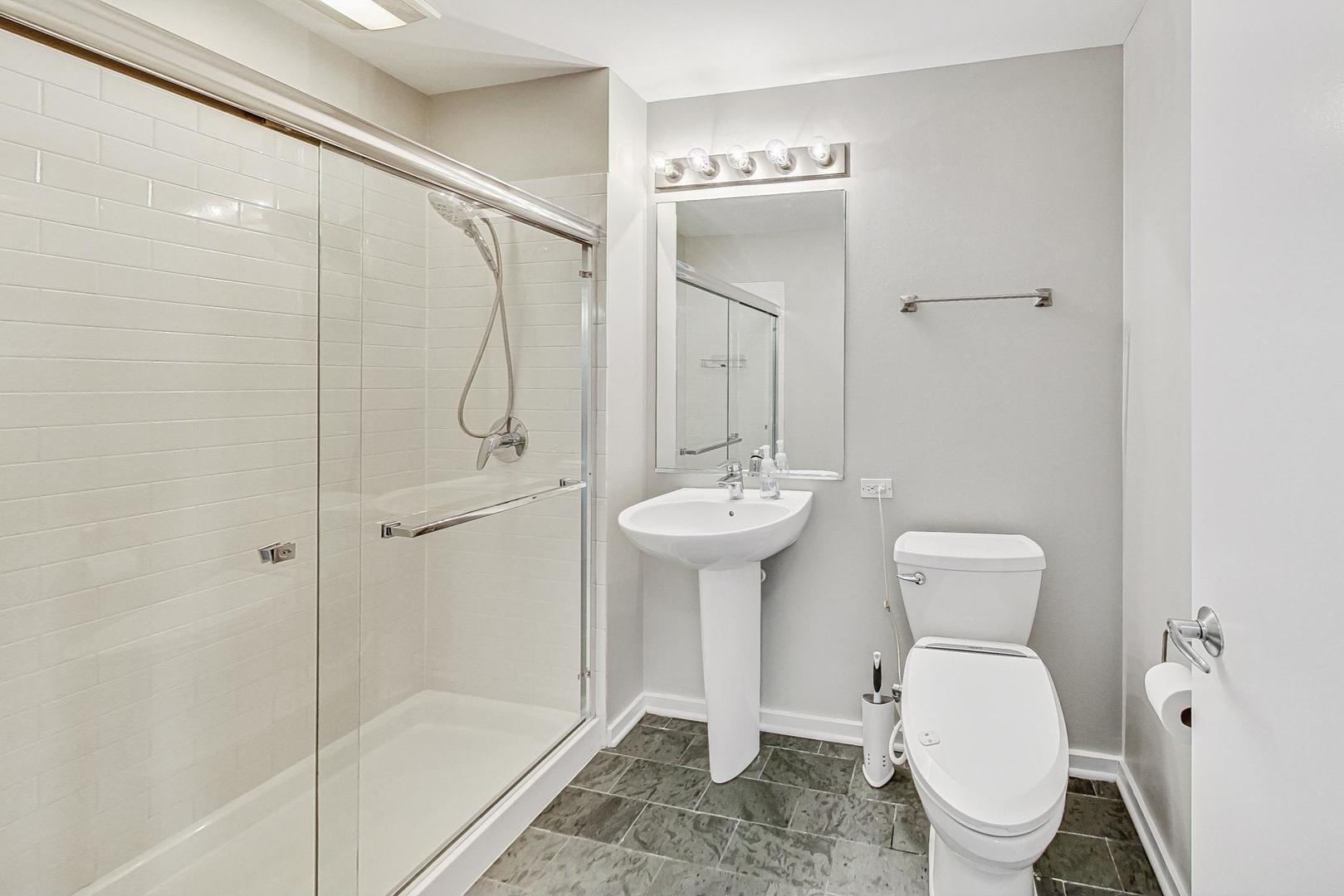 659 W RANDOLPH Street Unit: 1005