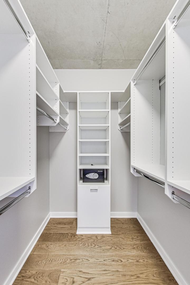 659 W RANDOLPH Street Unit: 1005