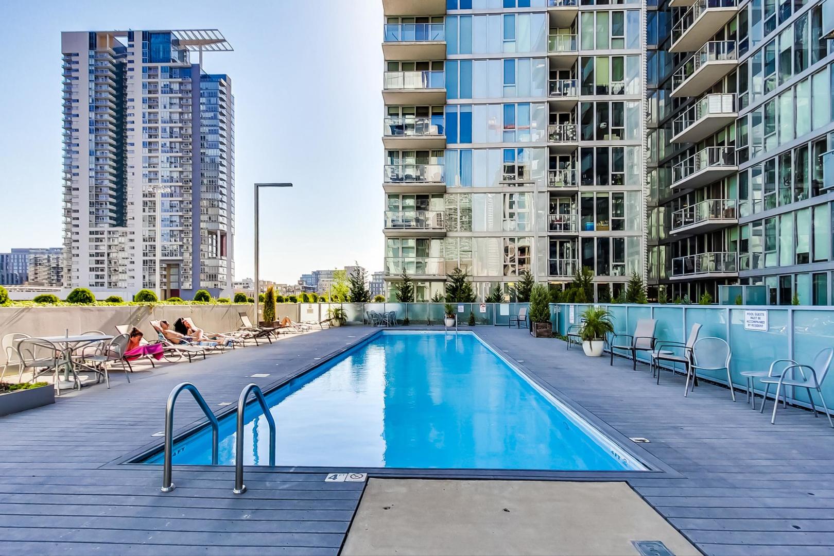 659 W RANDOLPH Street Unit: 1005