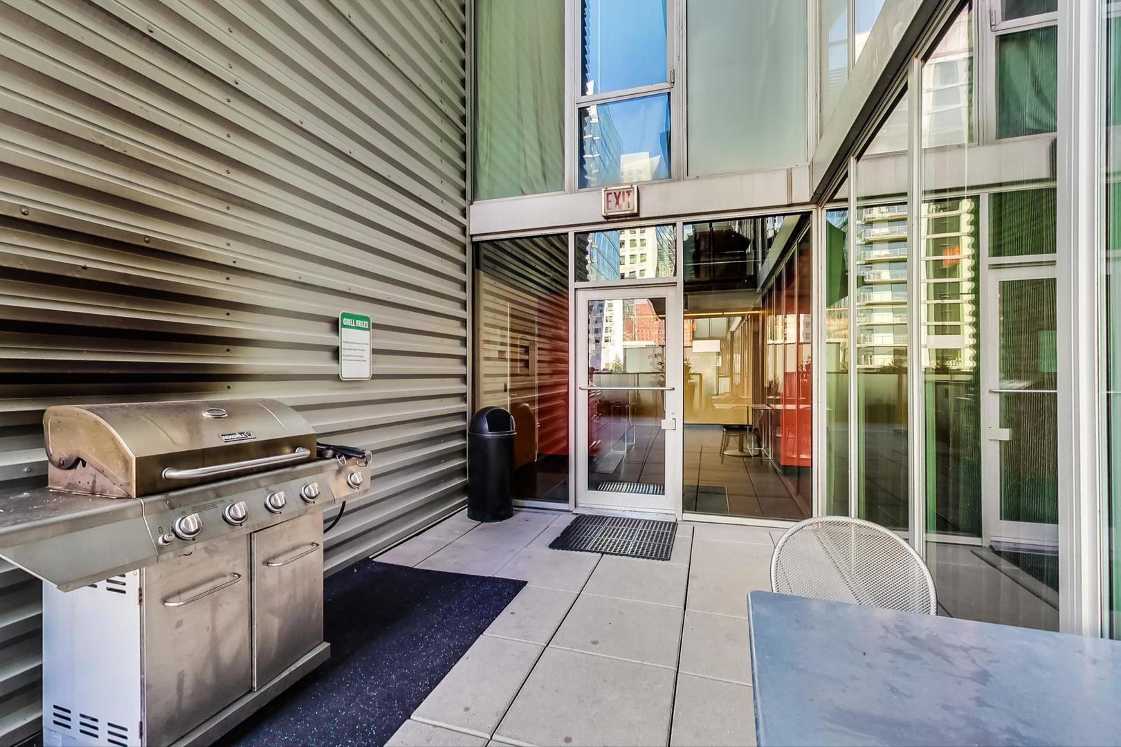 659 W RANDOLPH Street Unit: 1005