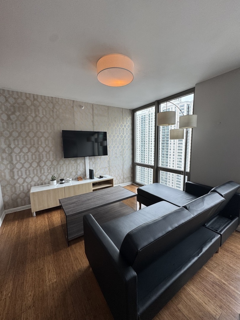 2 E ERIE Street Unit: 3710