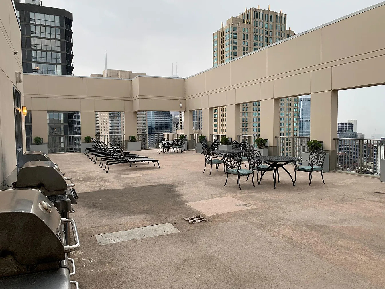 2 E ERIE Street Unit: 3710