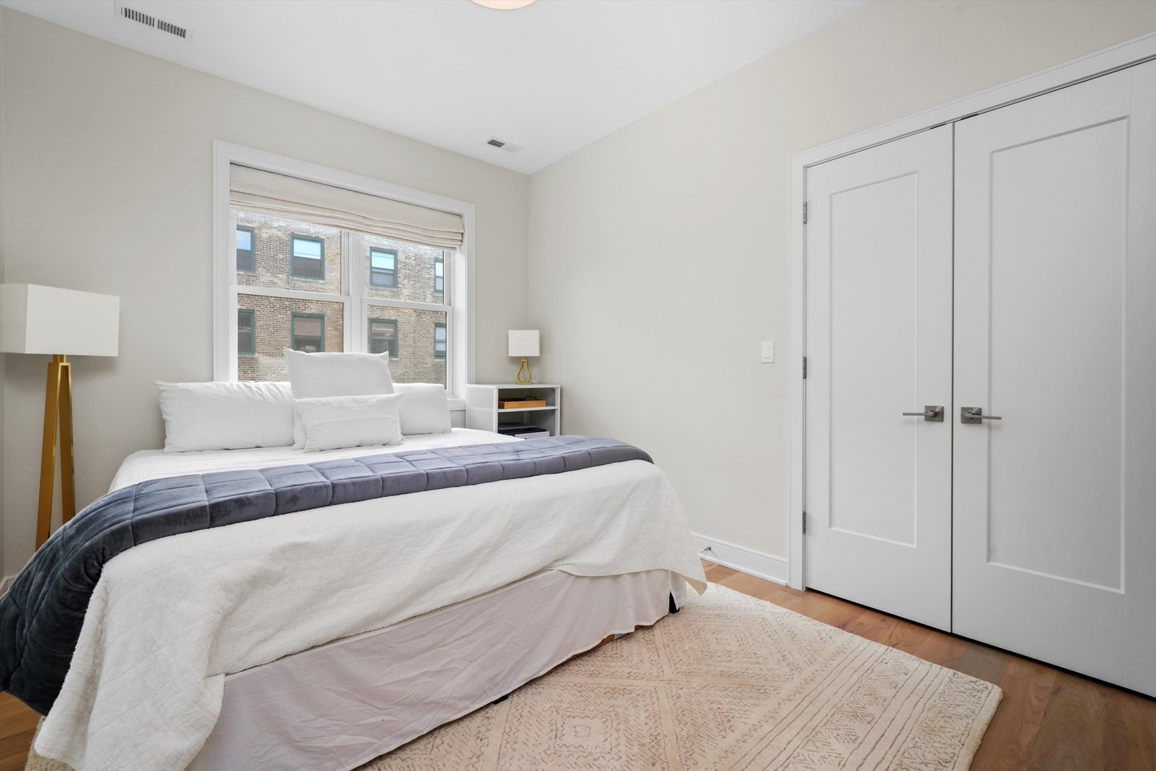 1211 W Belmont Avenue Unit: 2E