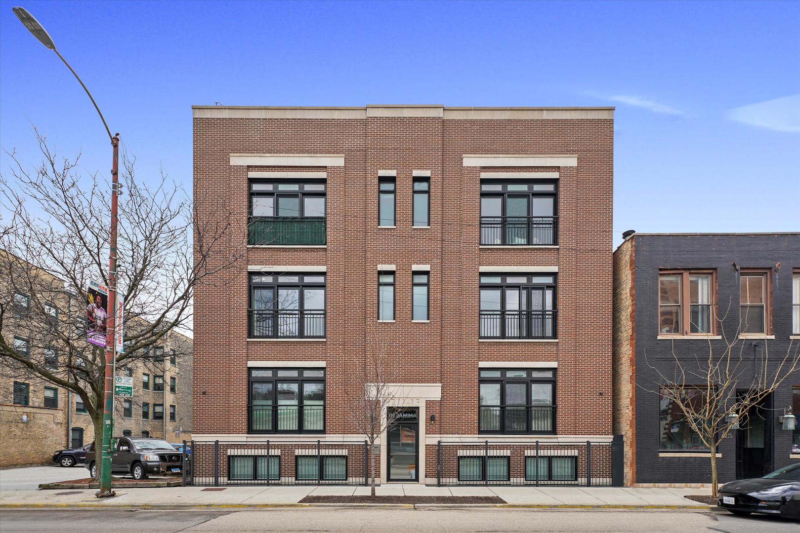 1211 W Belmont Avenue Unit: 2E