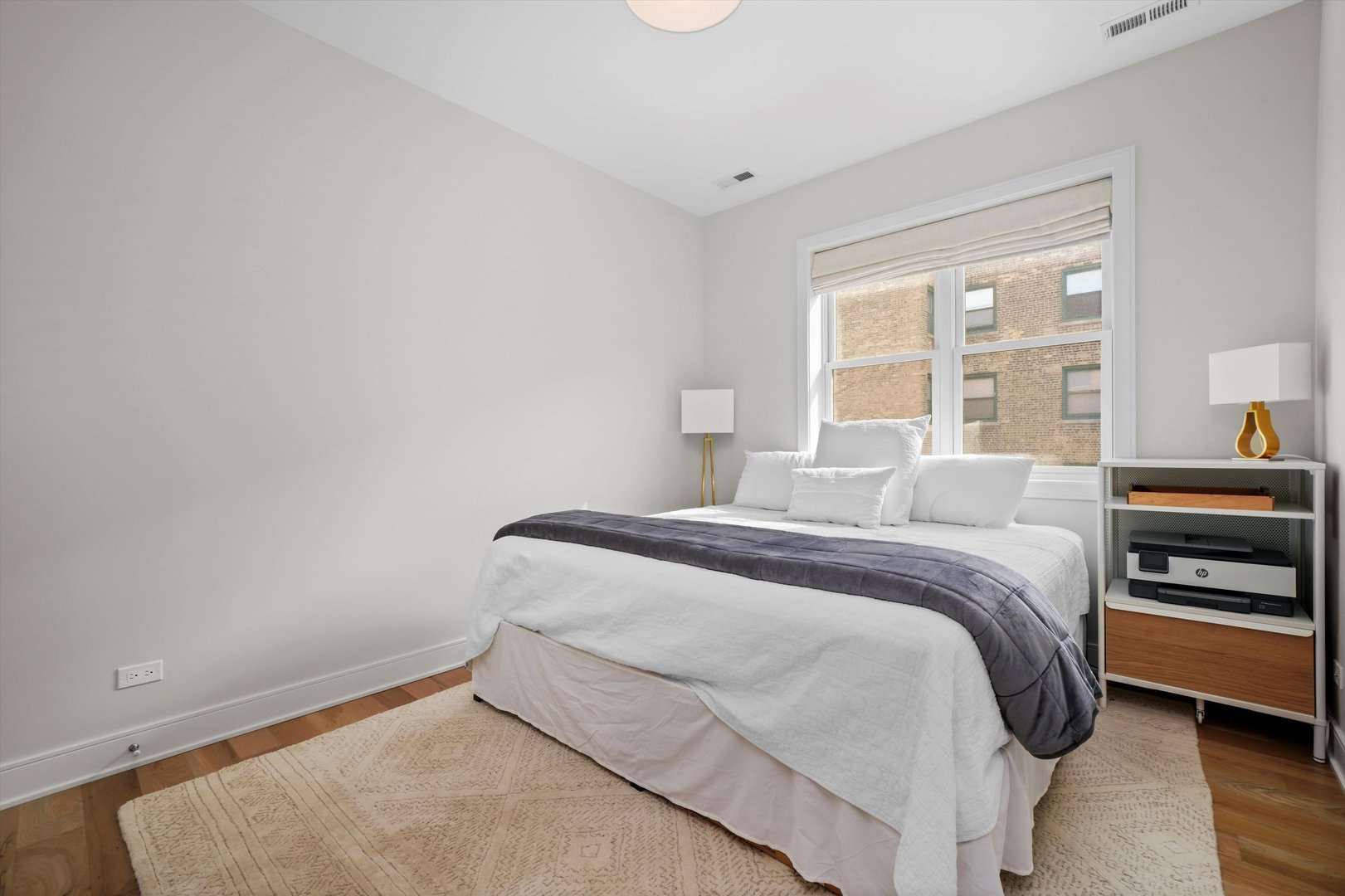 1211 W Belmont Avenue Unit: 2E