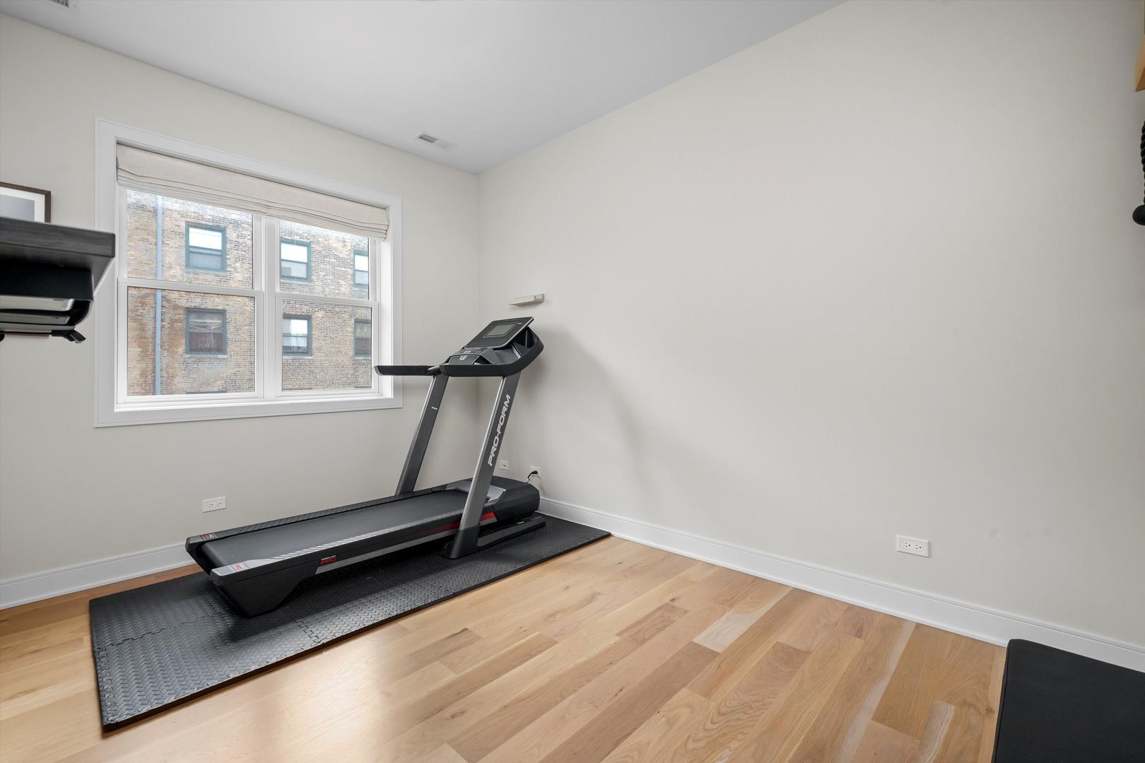 1211 W Belmont Avenue Unit: 2E