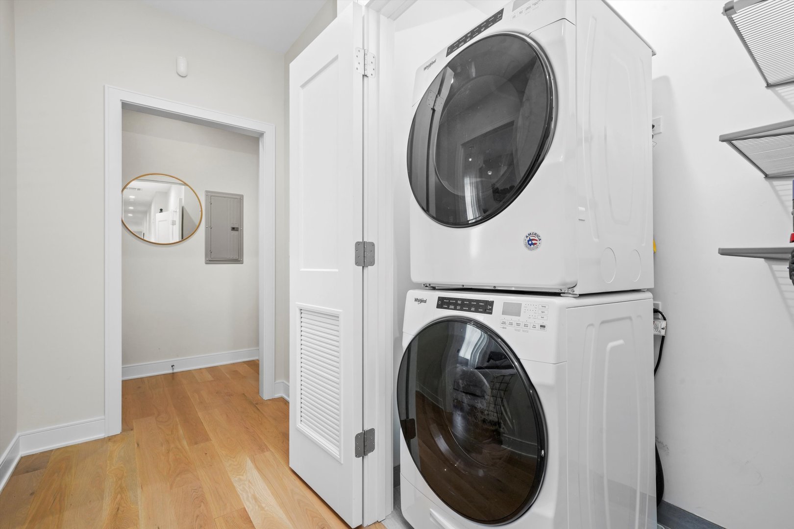 1211 W Belmont Avenue Unit: 2E