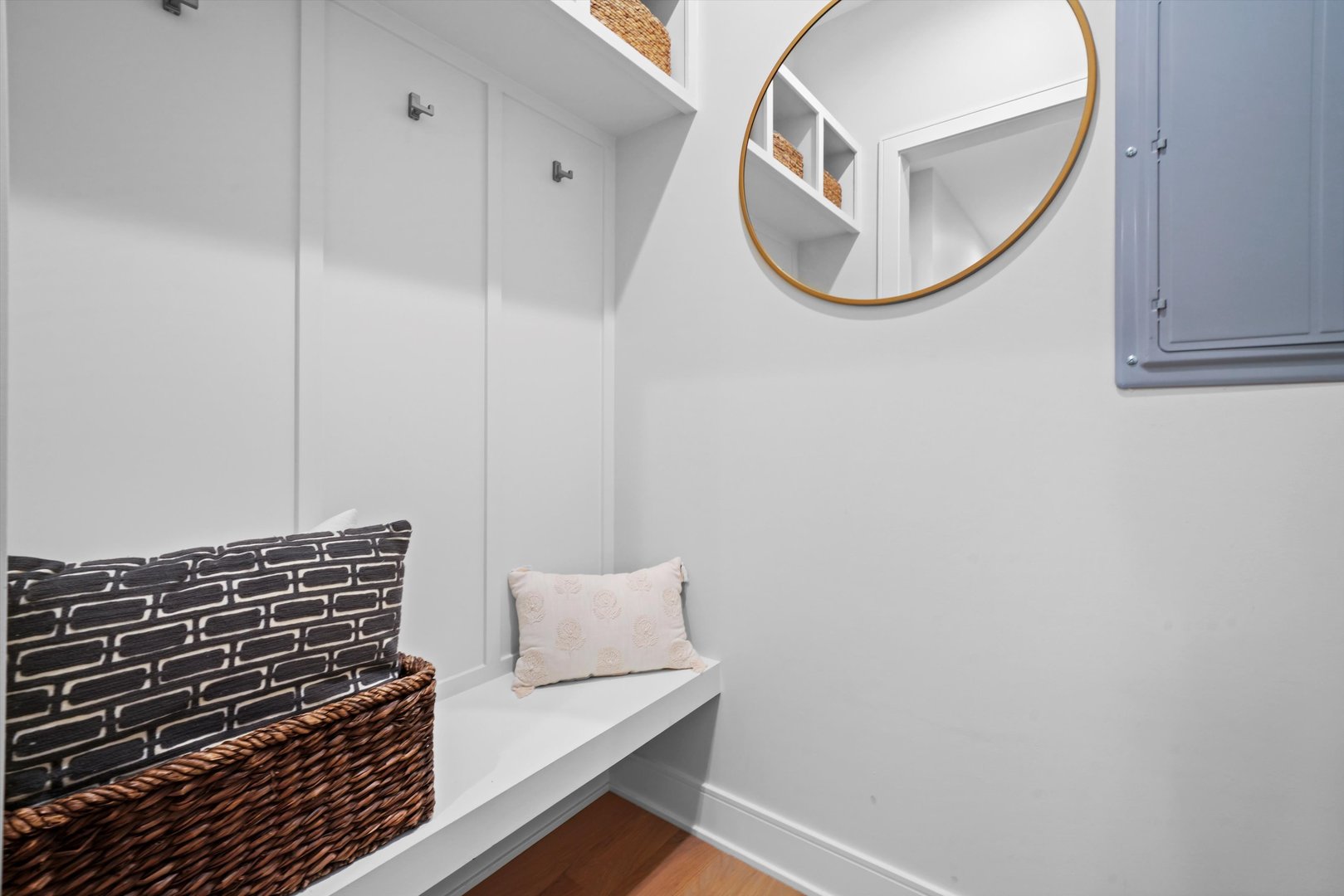 1211 W Belmont Avenue Unit: 2E