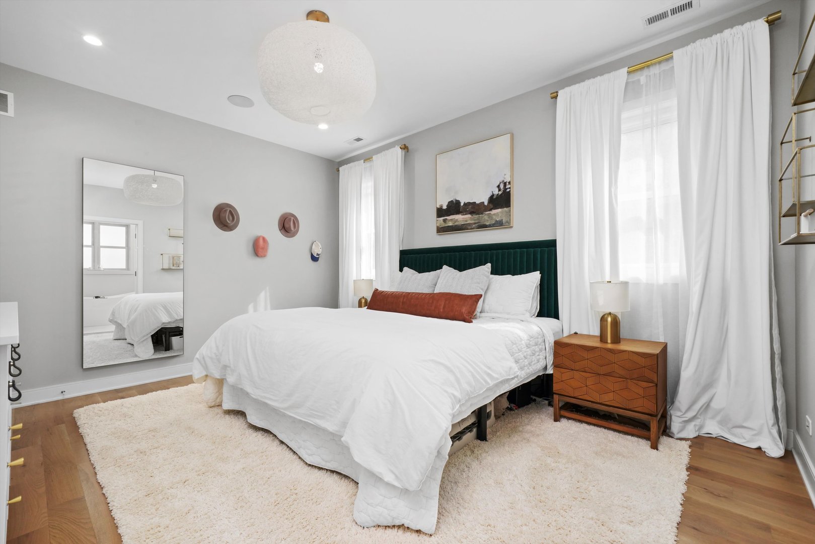 1211 W Belmont Avenue Unit: 2E