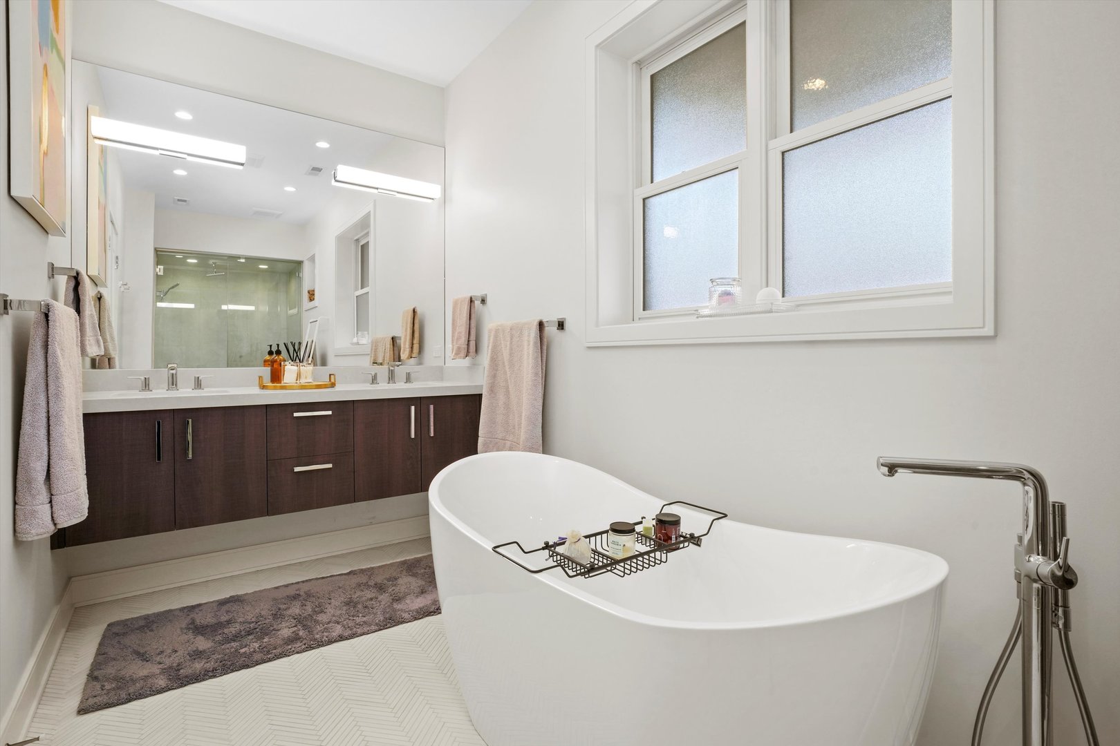 1211 W Belmont Avenue Unit: 2E