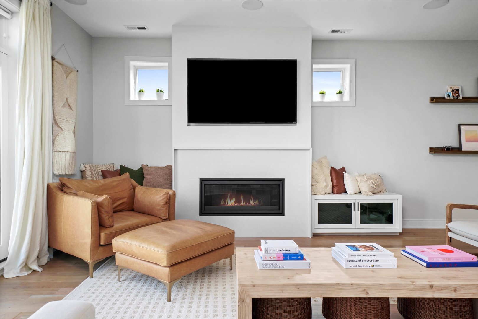 1211 W Belmont Avenue Unit: 2E