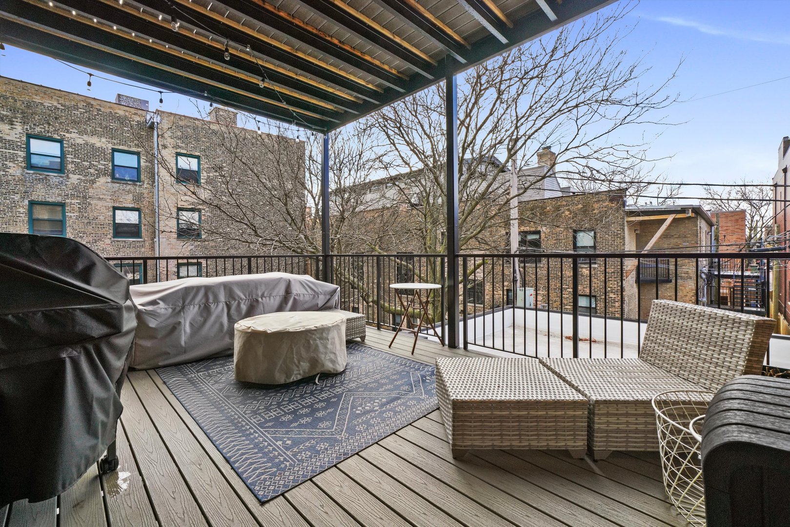 1211 W Belmont Avenue Unit: 2E