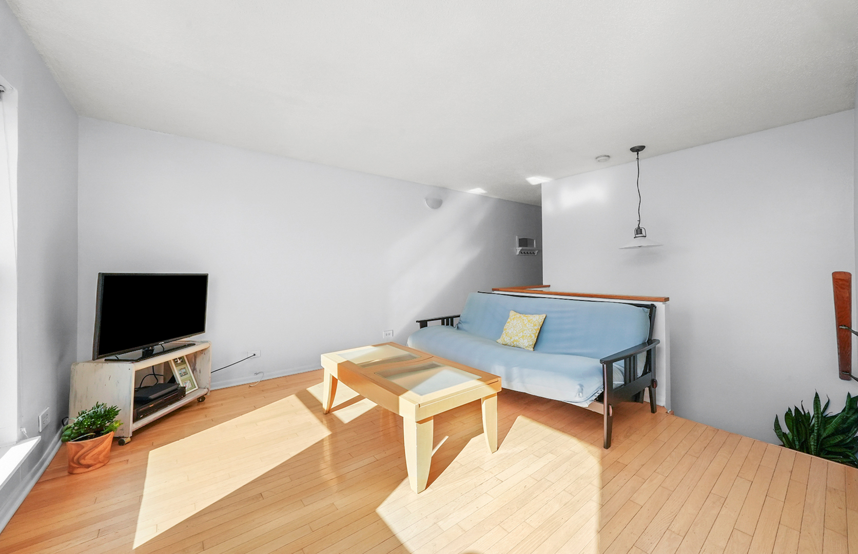 711 W Gordon Terrace Unit: 812