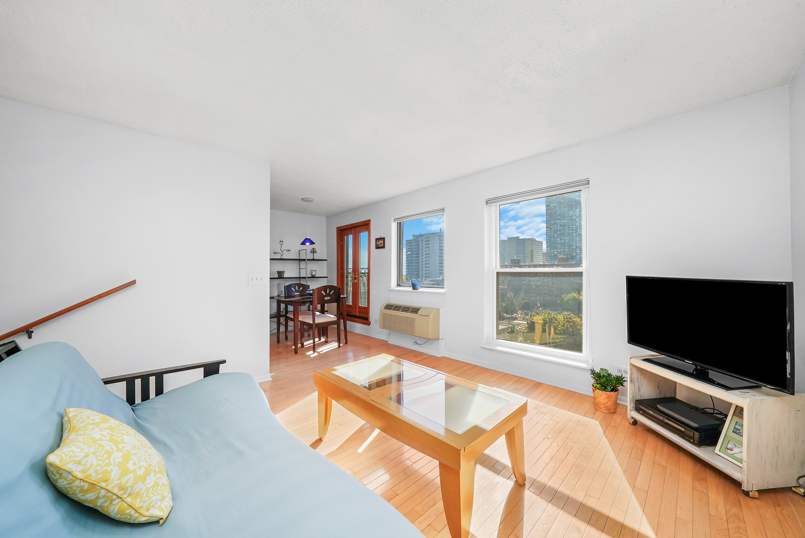 711 W Gordon Terrace Unit: 812