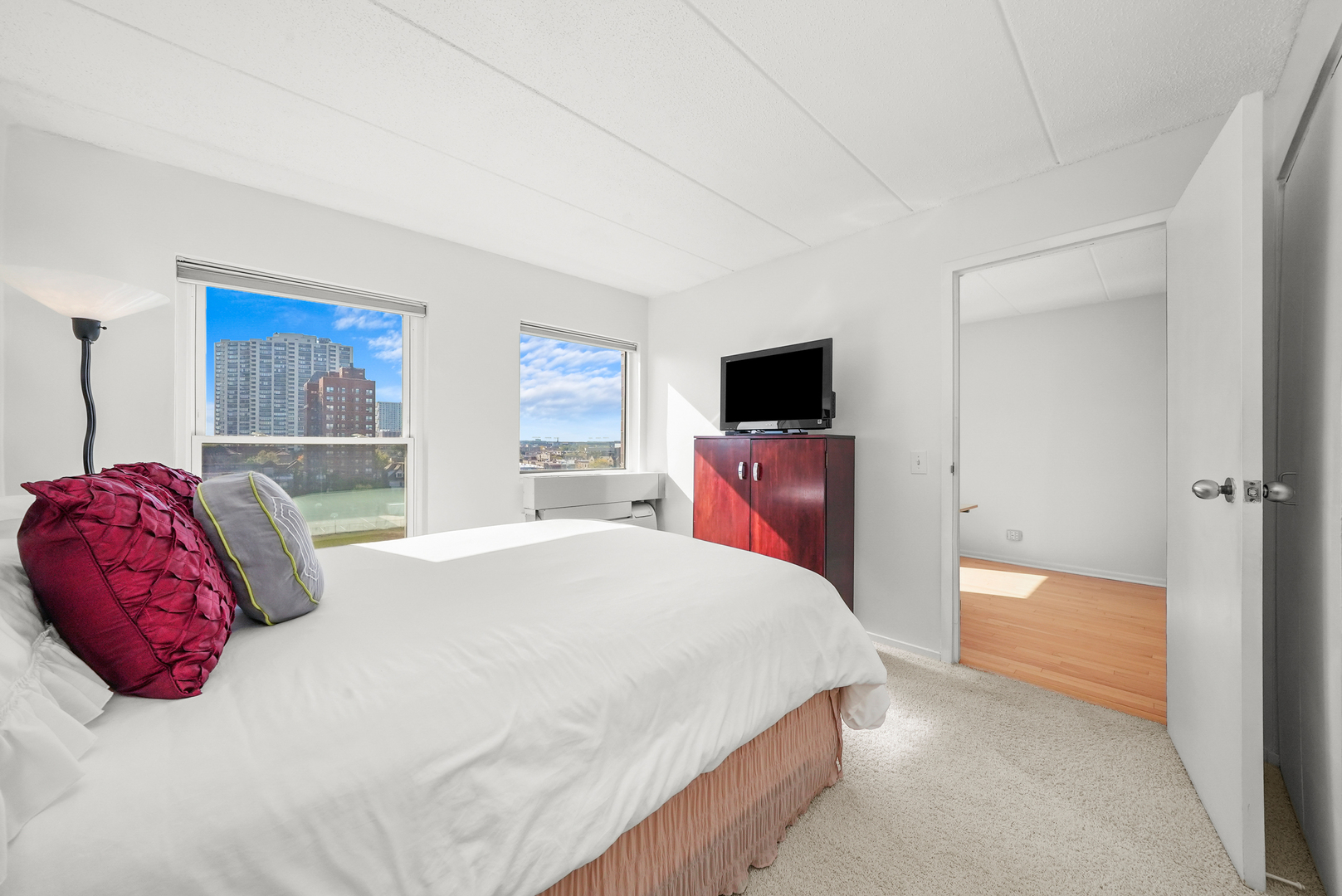 711 W Gordon Terrace Unit: 812