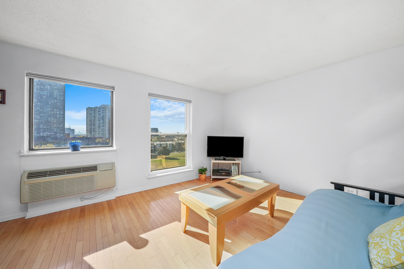 711 W Gordon Terrace Unit: 812