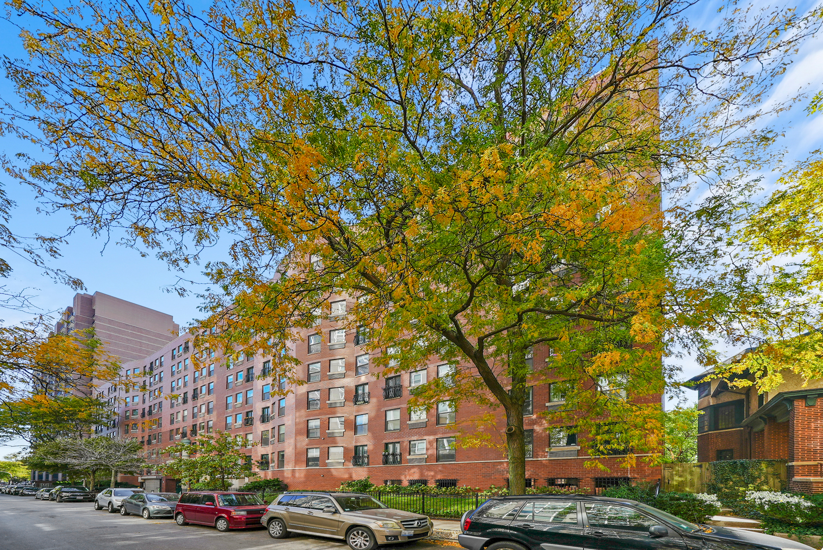 711 W Gordon Terrace Unit: 812