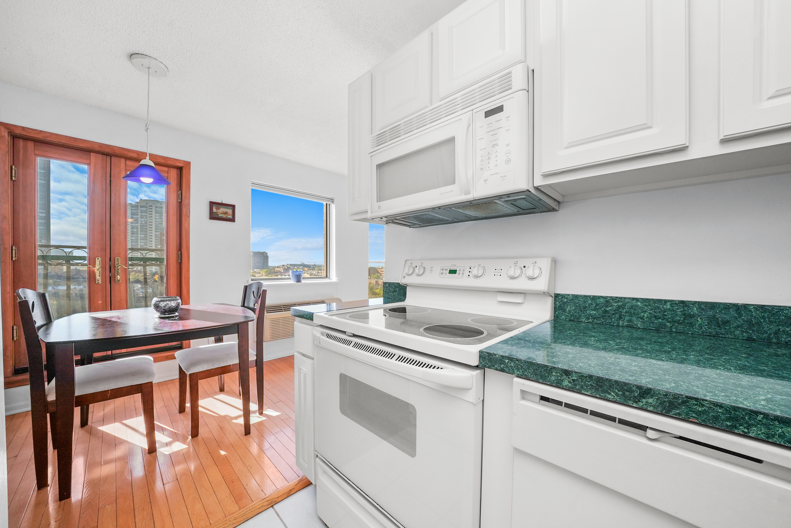 711 W Gordon Terrace Unit: 812