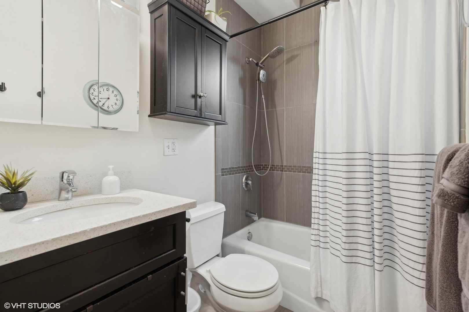 4054 N Albany Avenue Unit: 1