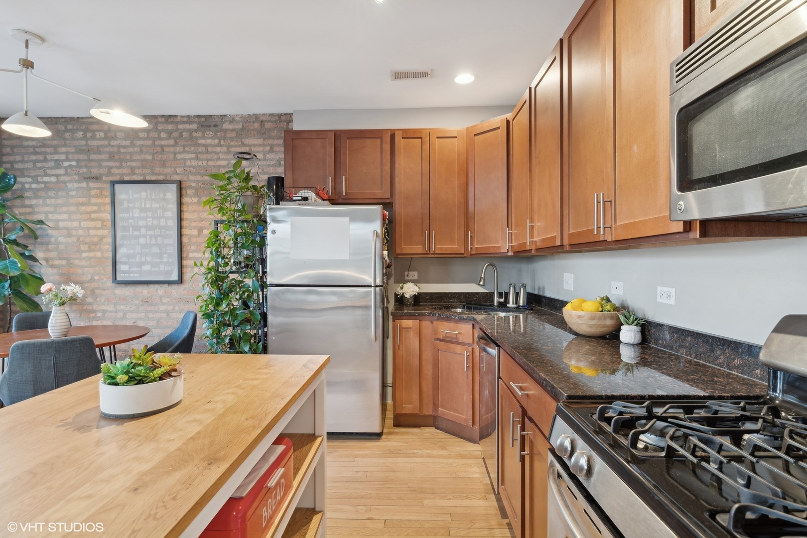 4054 N Albany Avenue Unit: 1