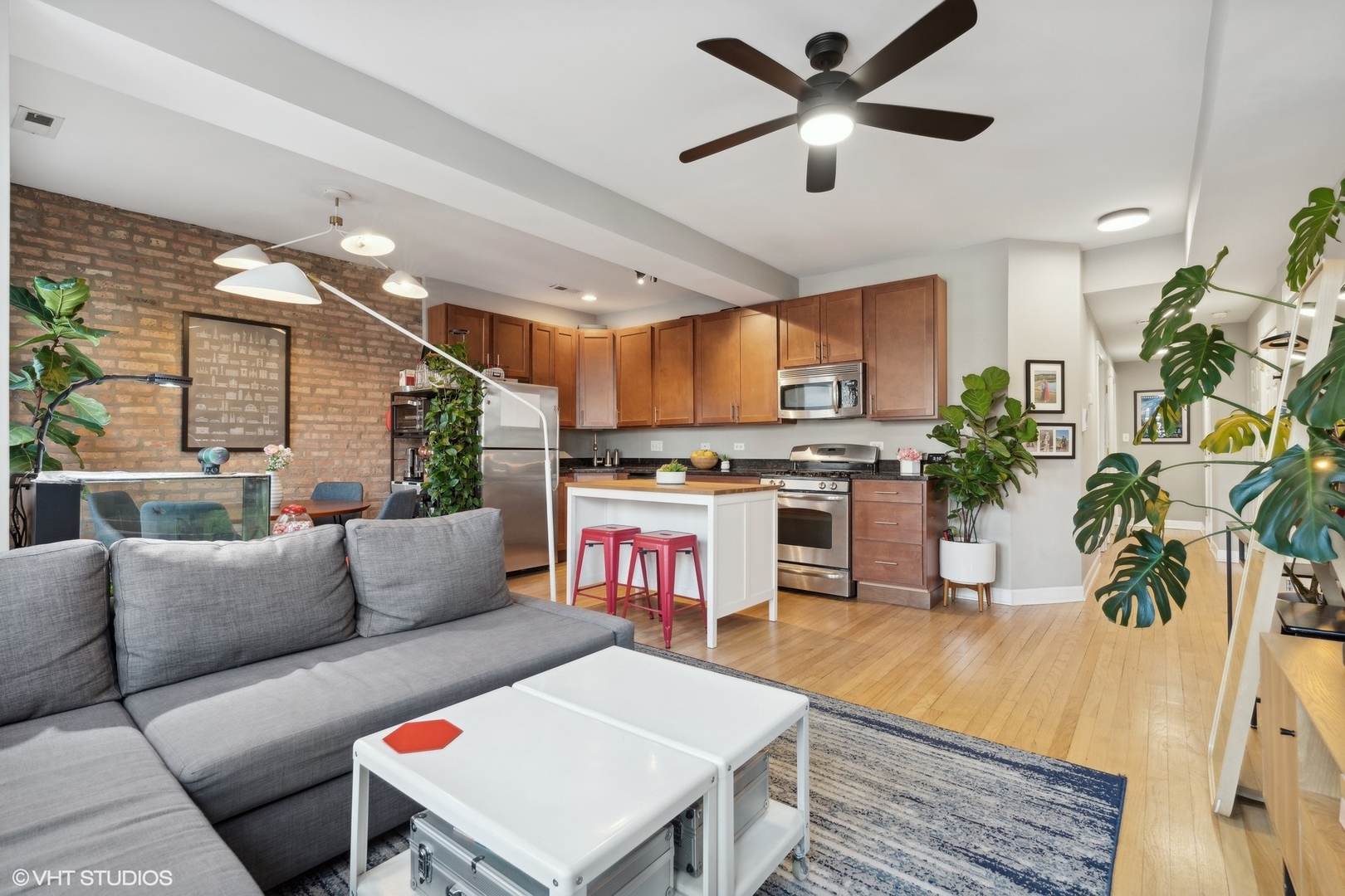 4054 N Albany Avenue Unit: 1