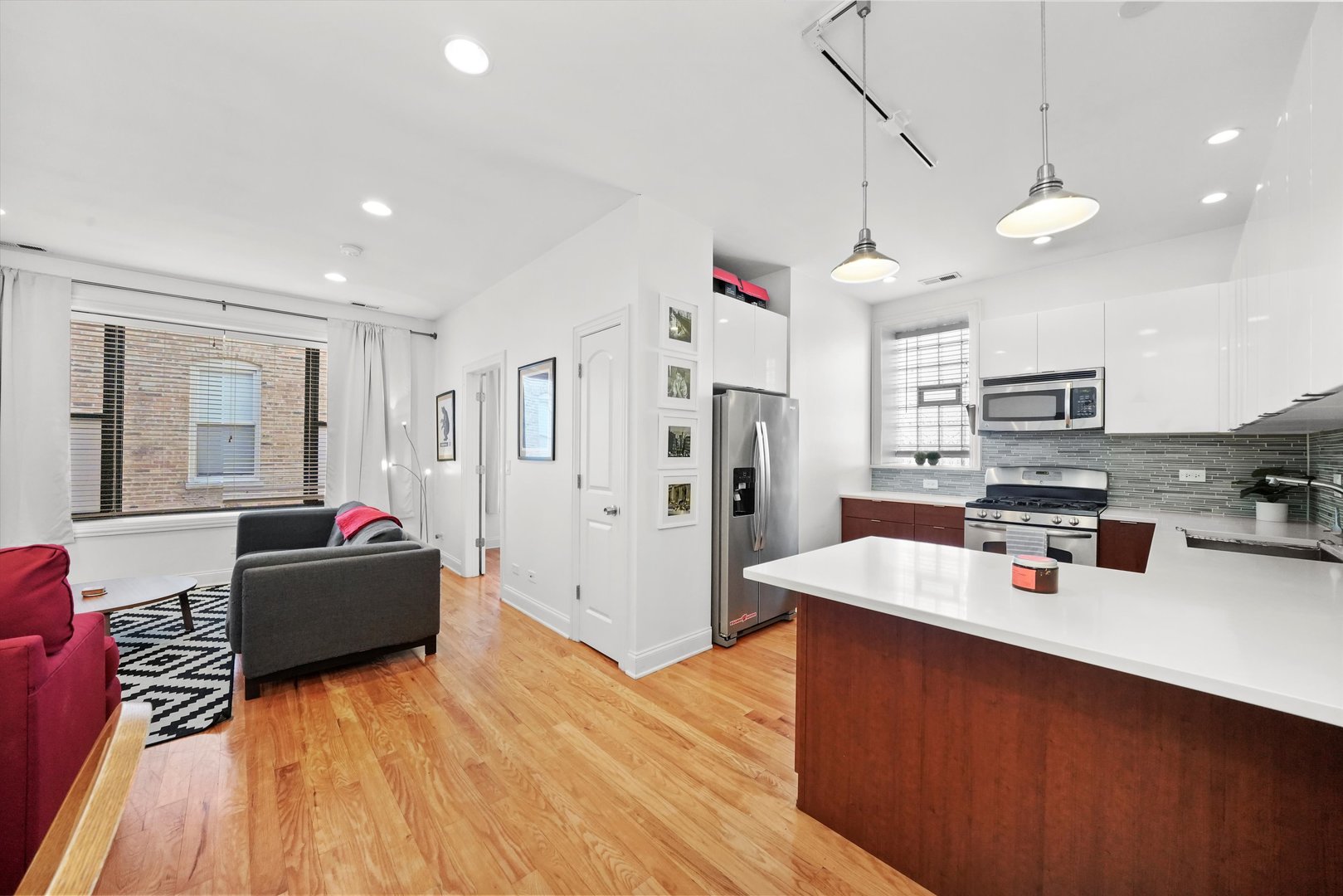 1064 N Milwaukee Avenue Unit: 3W