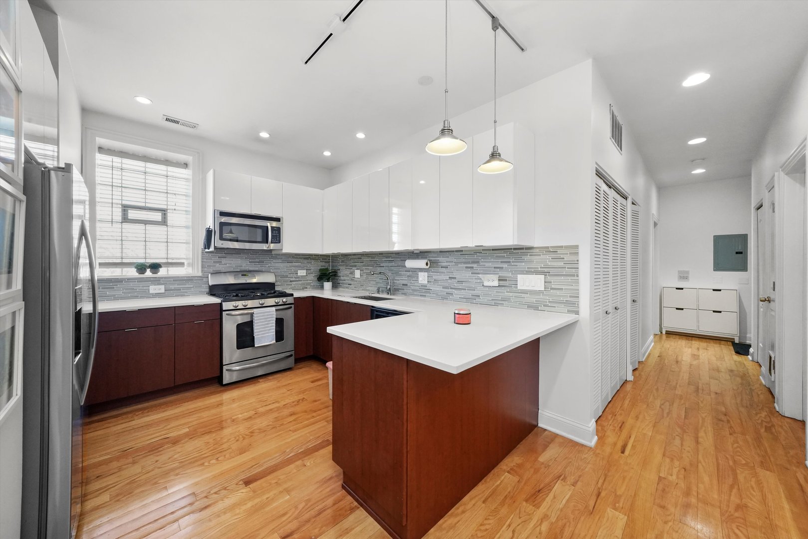 1064 N Milwaukee Avenue Unit: 3W