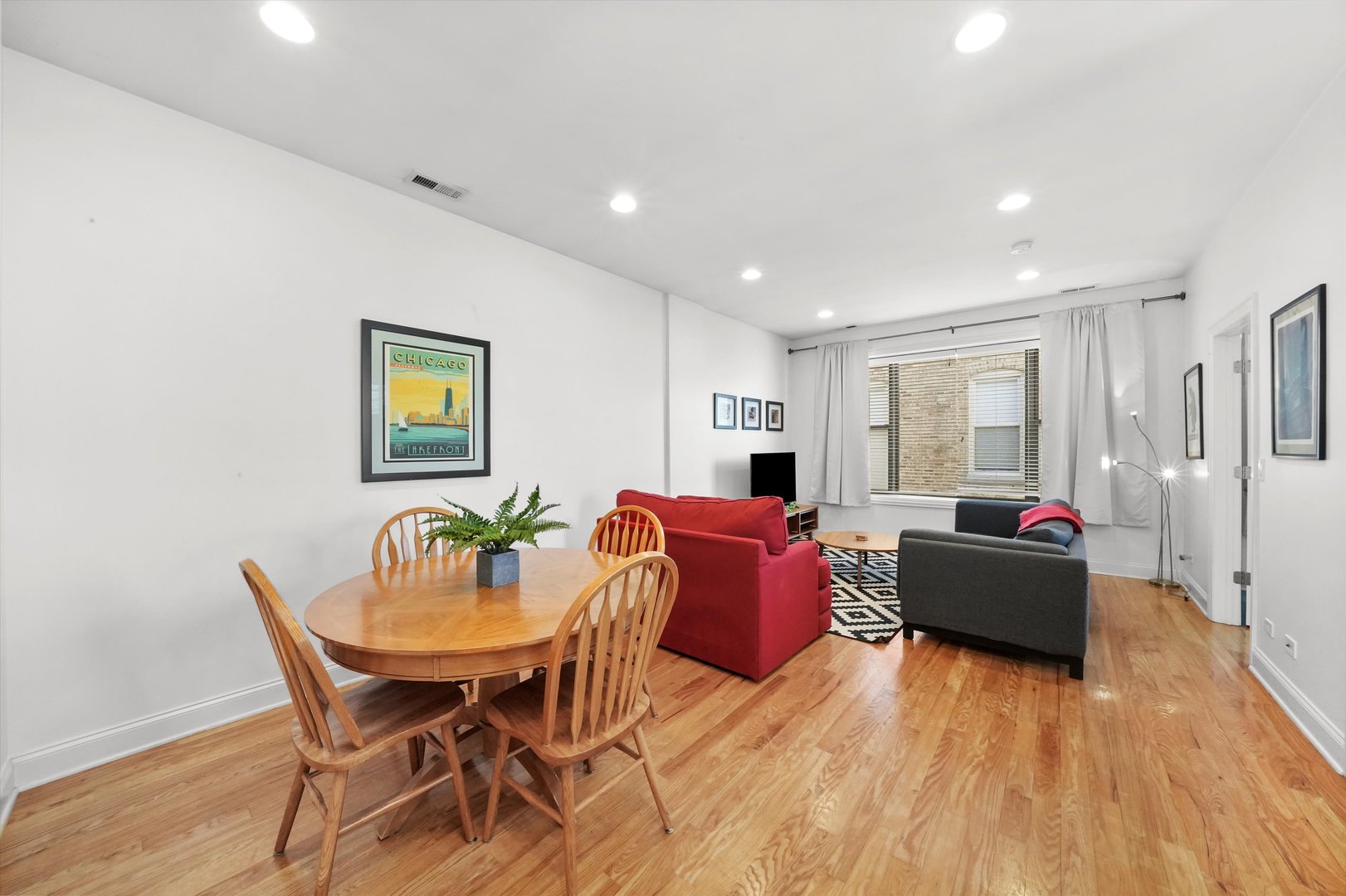 1064 N Milwaukee Avenue Unit: 3W