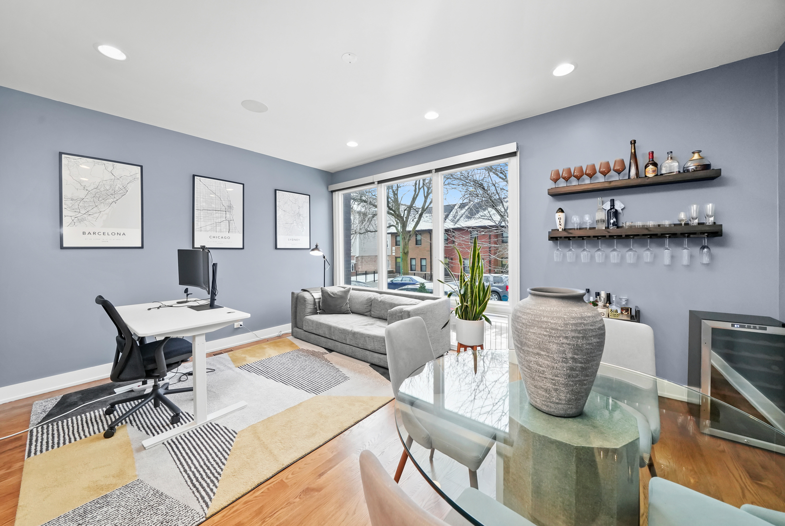 741 N ELIZABETH Street Unit: 1
