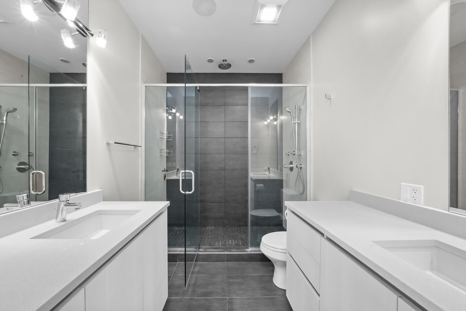 741 N ELIZABETH Street Unit: 1