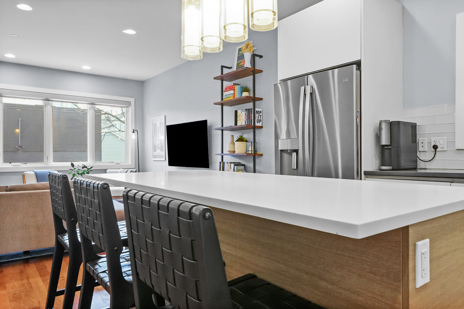741 N ELIZABETH Street Unit: 1