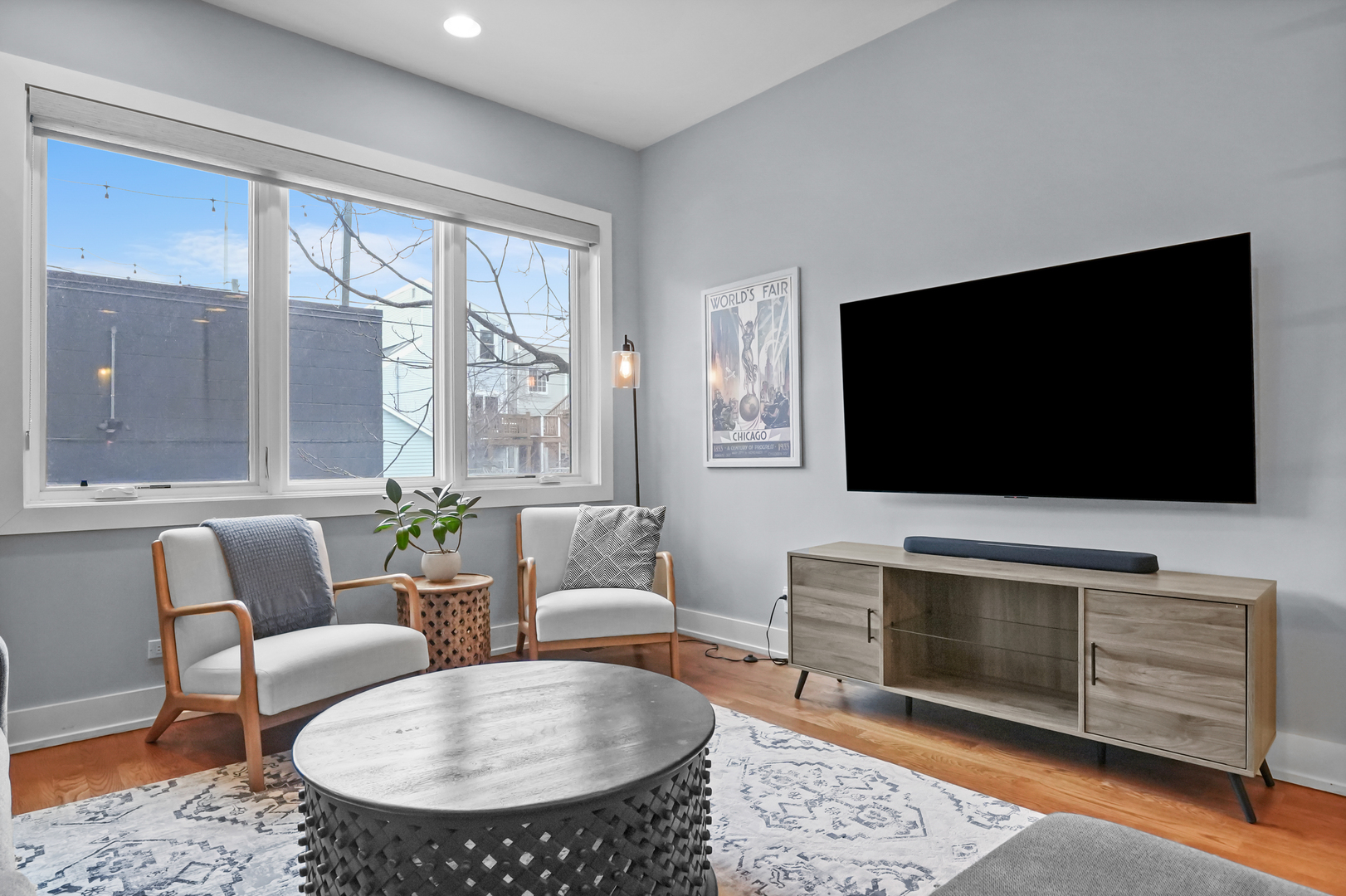 741 N ELIZABETH Street Unit: 1