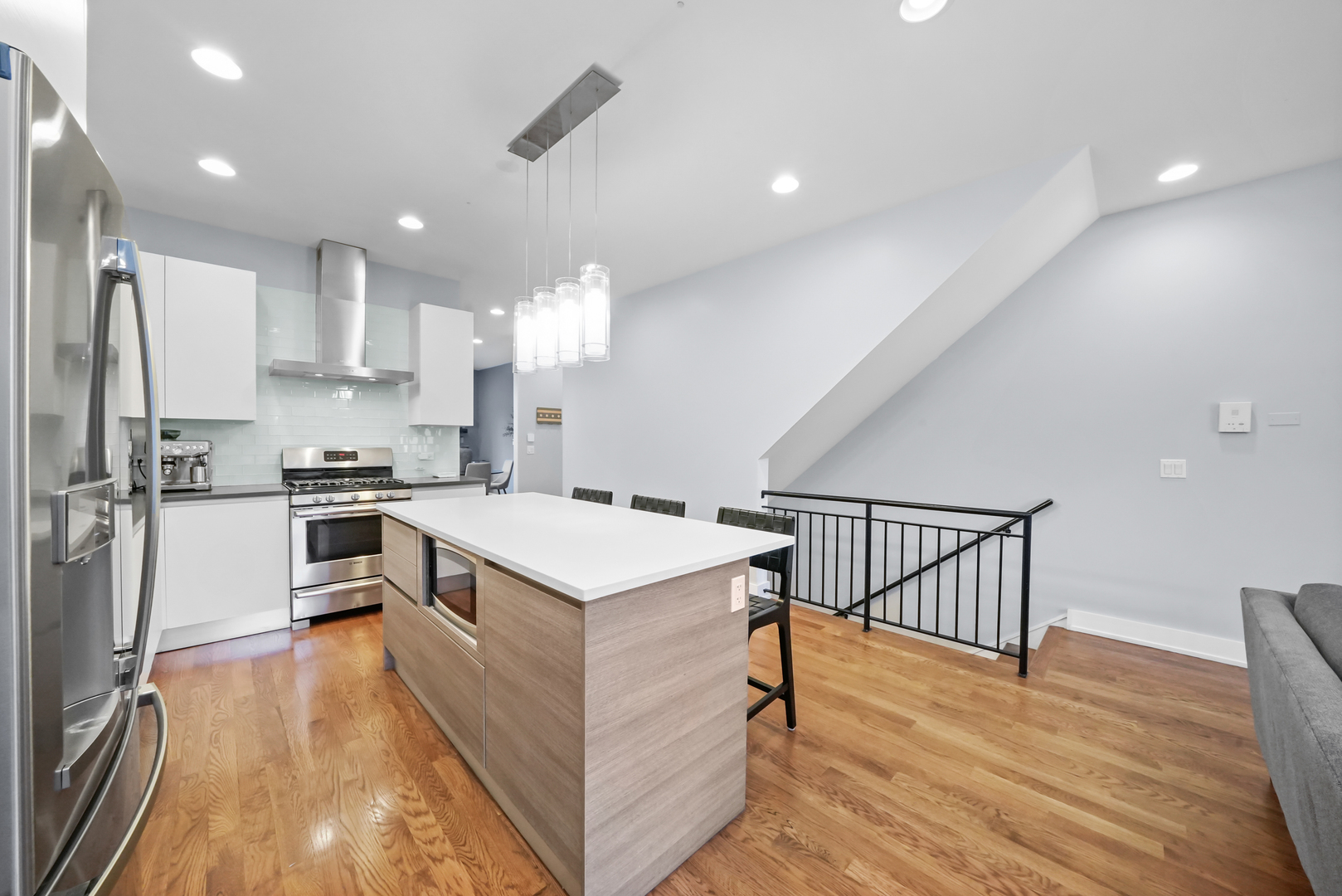 741 N ELIZABETH Street Unit: 1