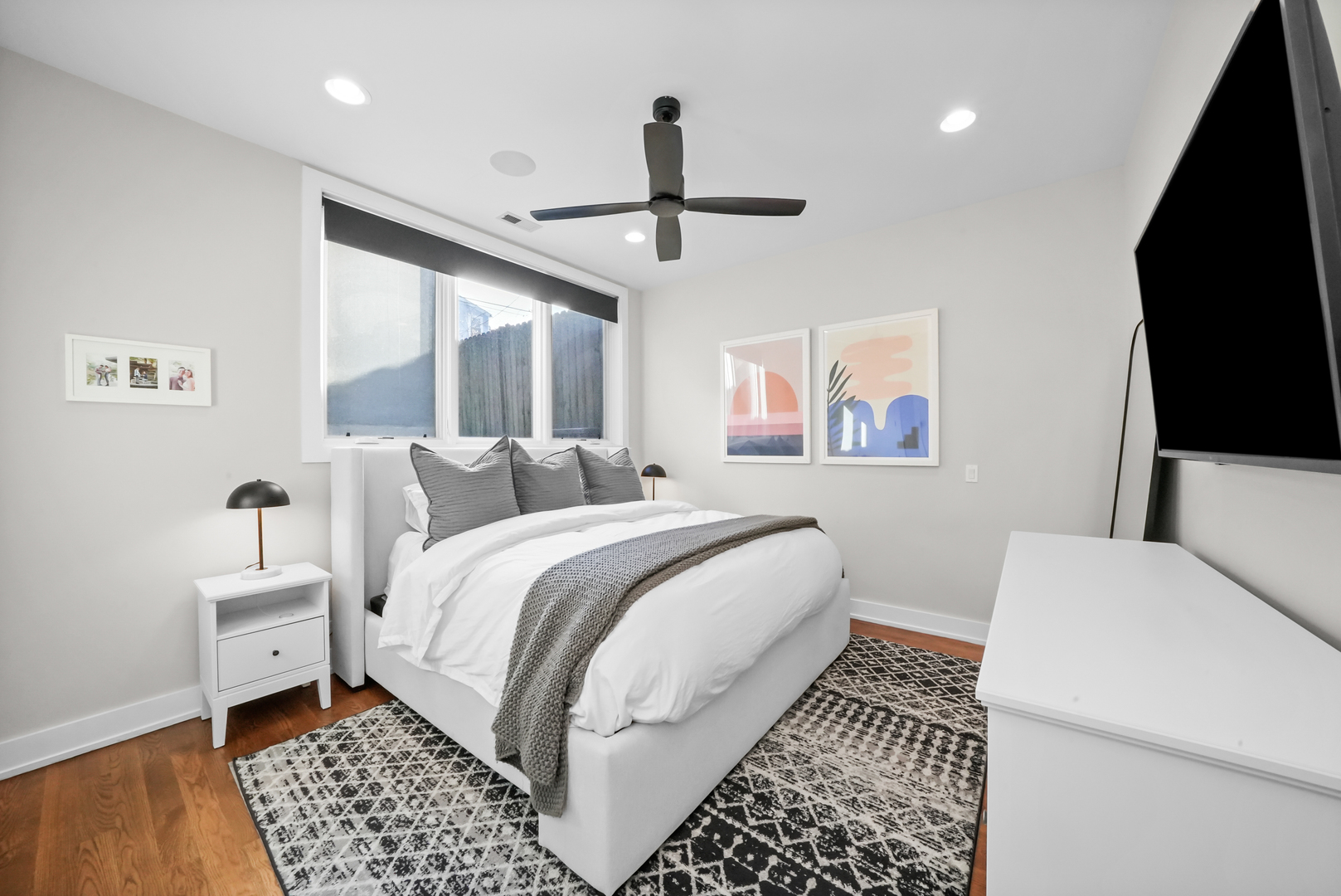 741 N ELIZABETH Street Unit: 1