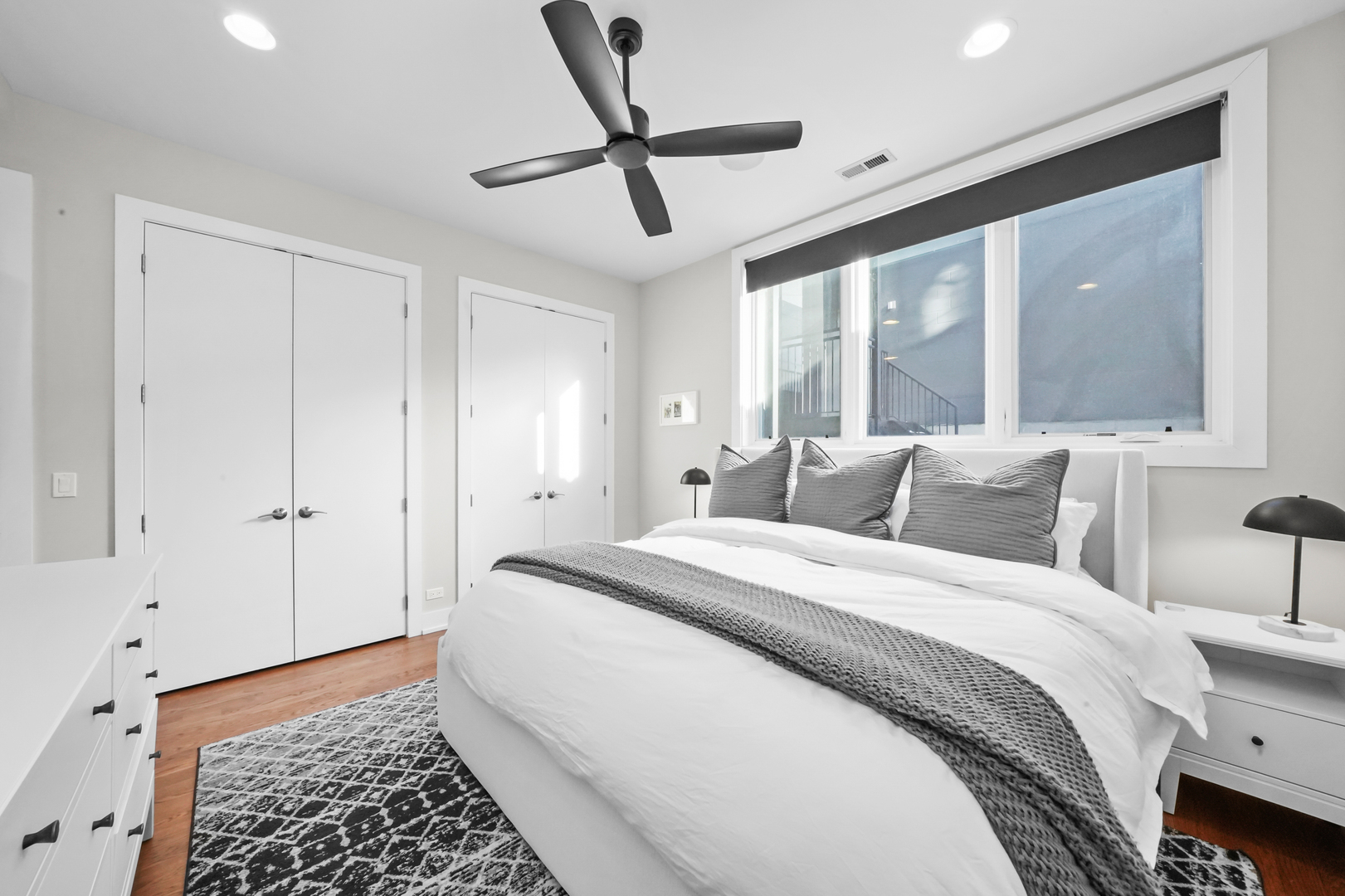 741 N ELIZABETH Street Unit: 1
