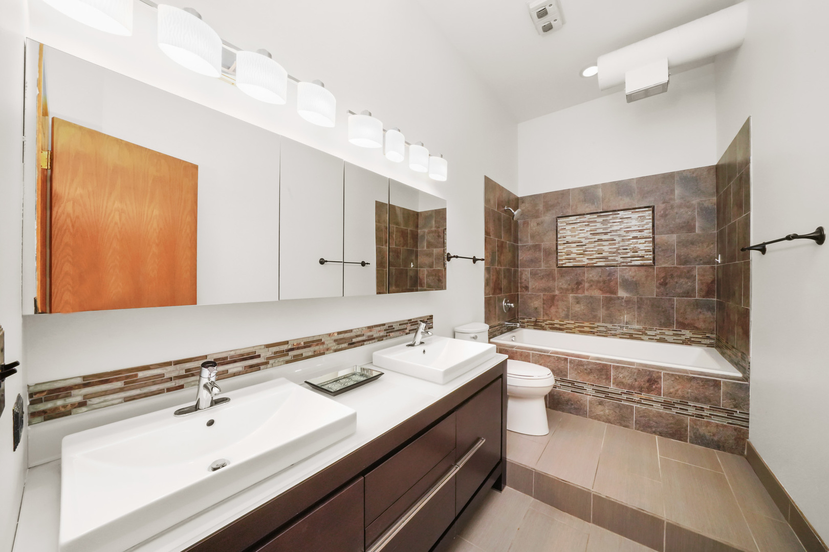 910 S MICHIGAN Avenue Unit: 519
