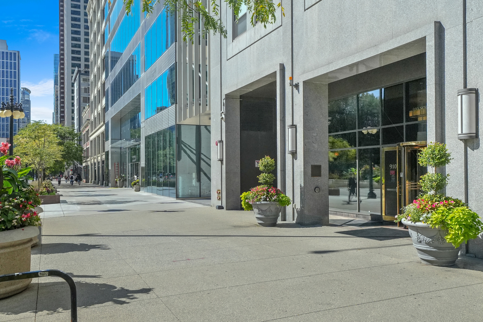 910 S MICHIGAN Avenue Unit: 519