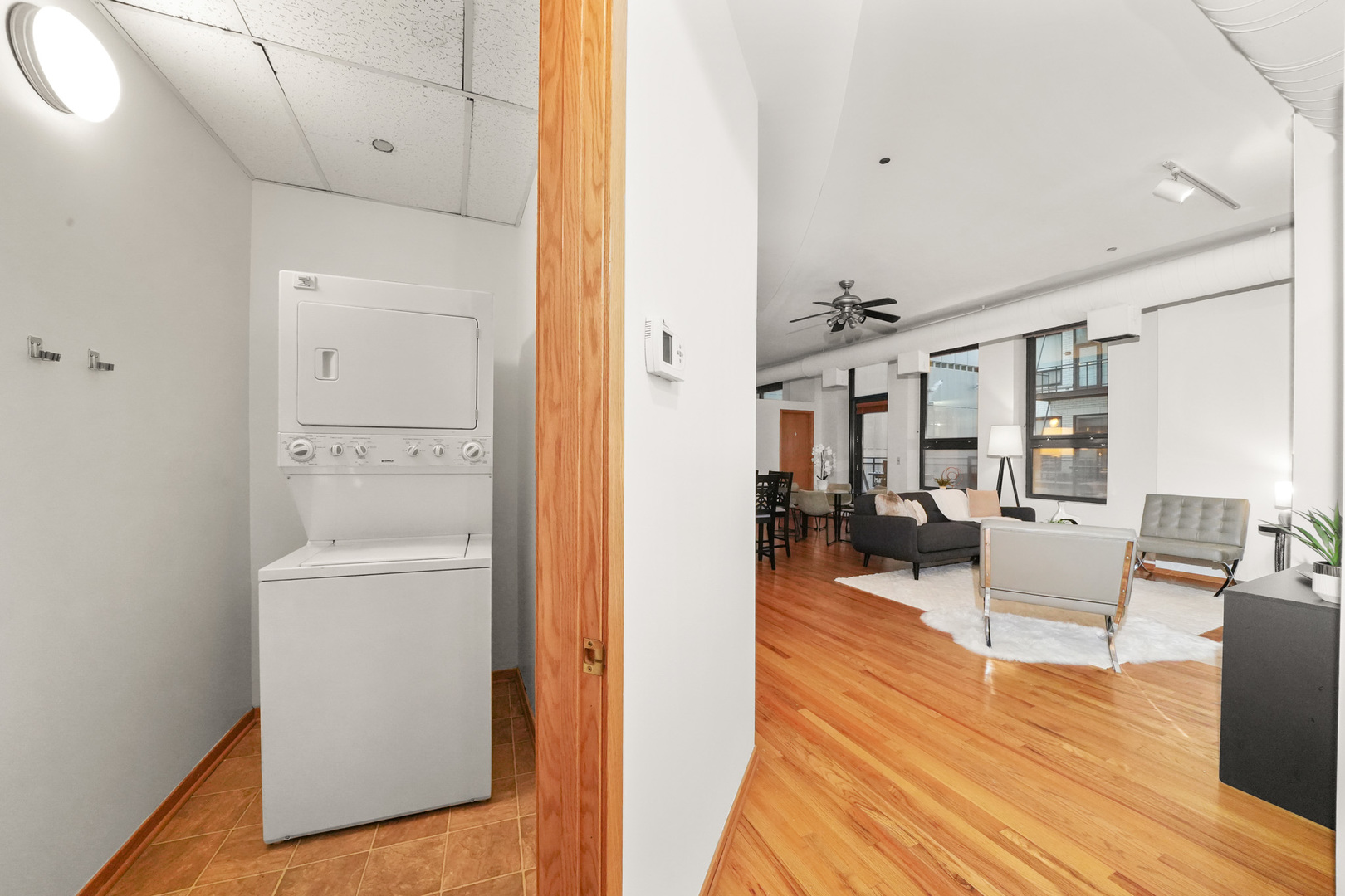 910 S MICHIGAN Avenue Unit: 519