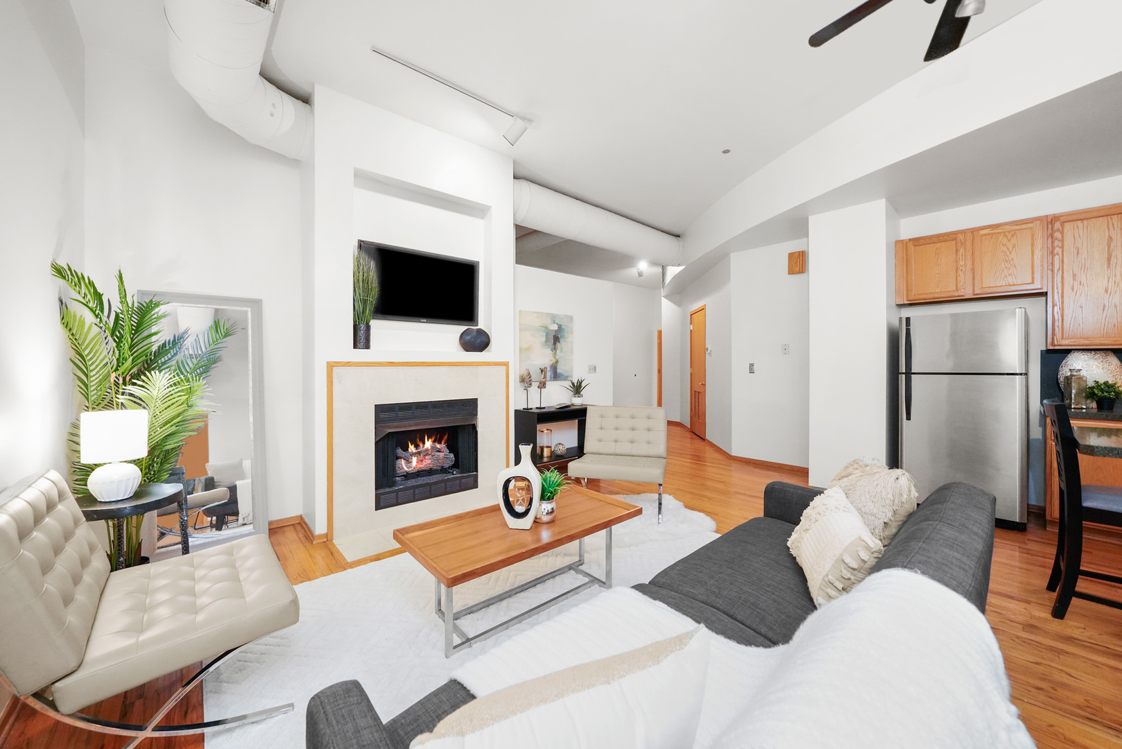 910 S MICHIGAN Avenue Unit: 519