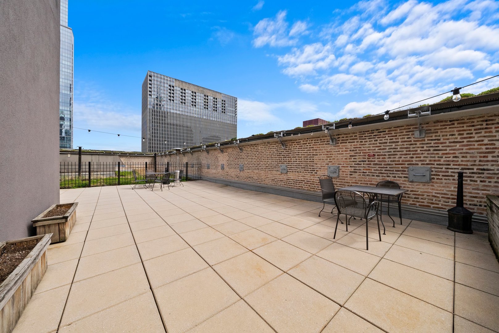 8 W Monroe Street Unit: 1401