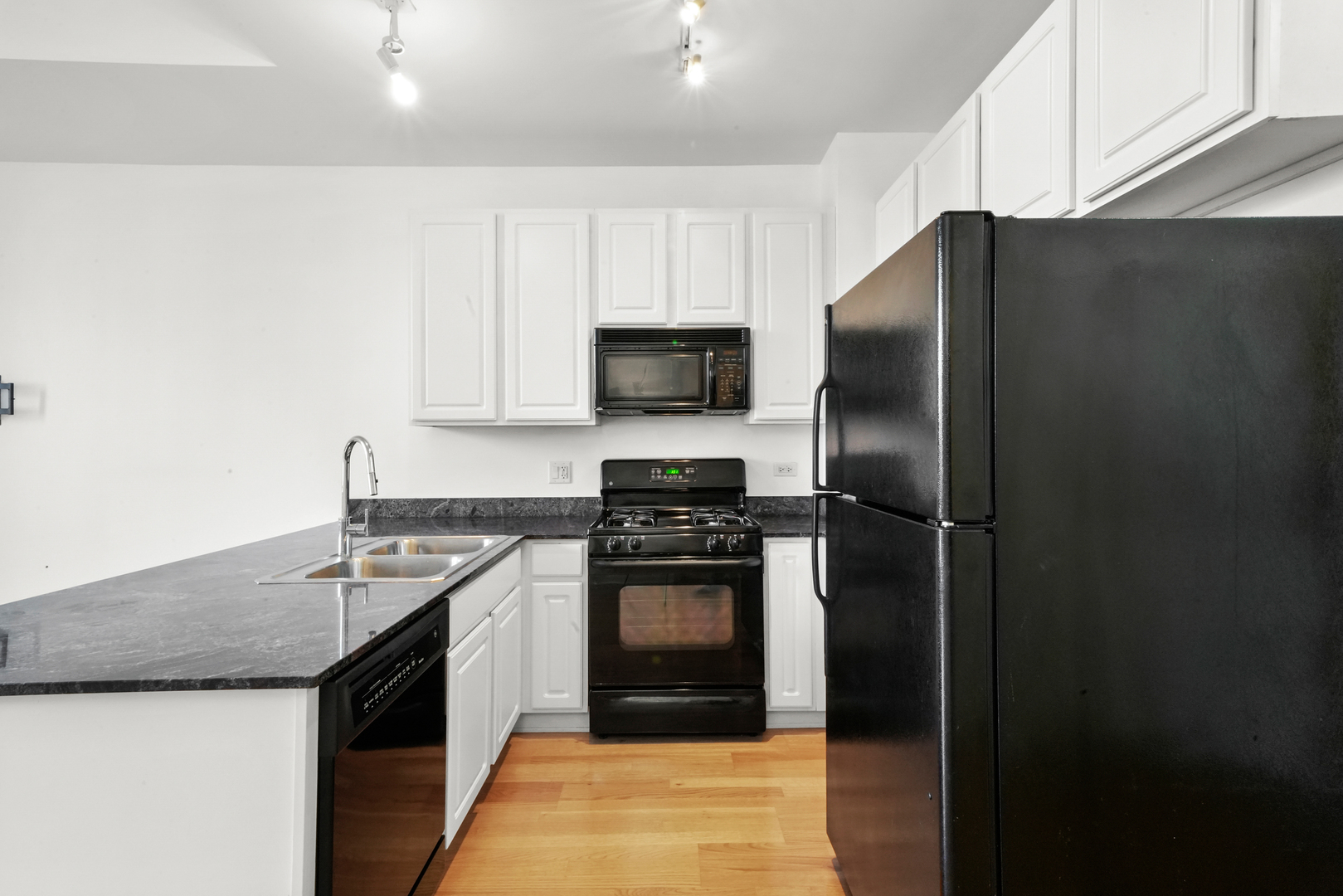 8 W Monroe Street Unit: 1401